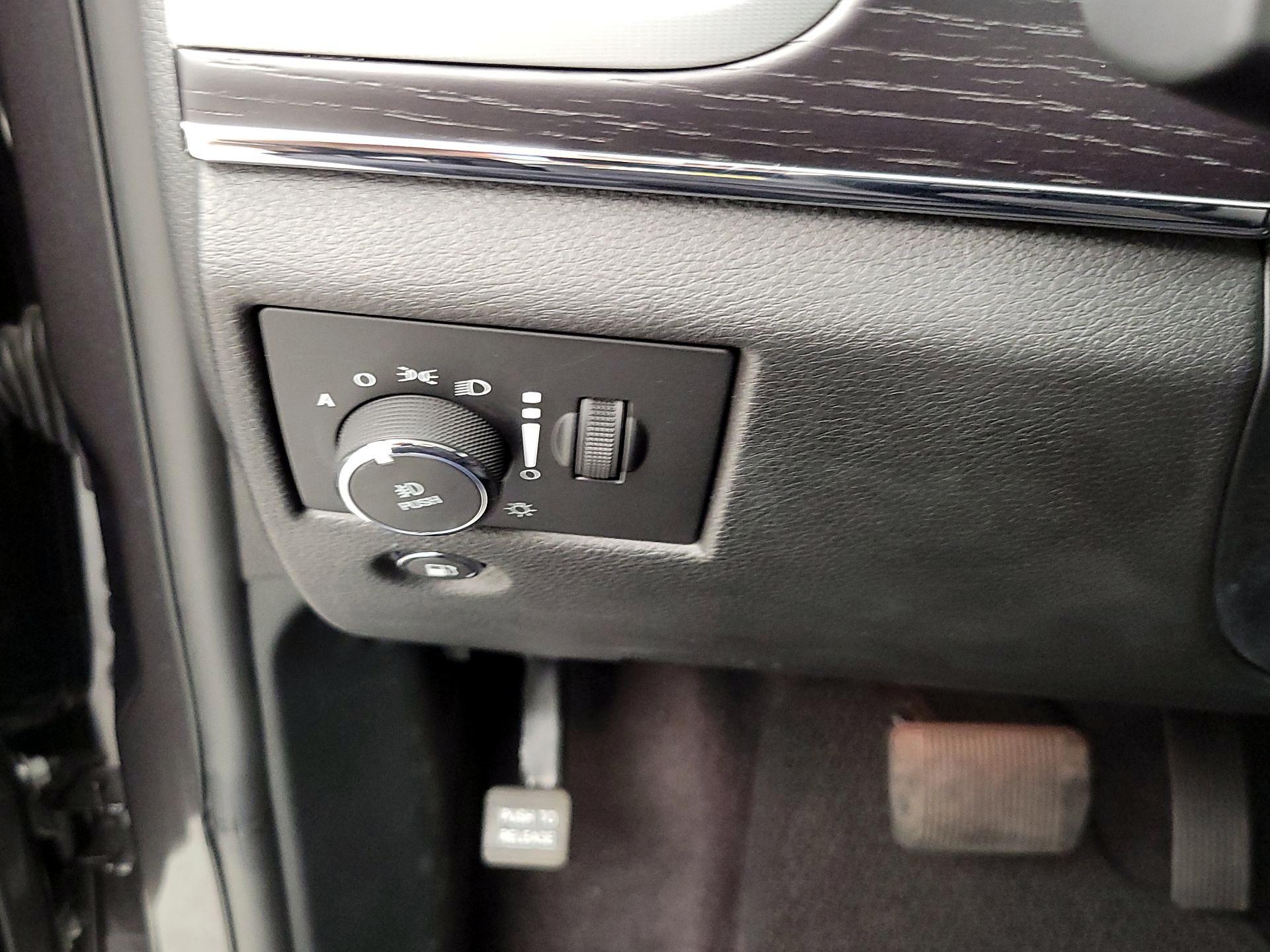 Thumbnail: 2018 Jeep Grand Cherokee - 13