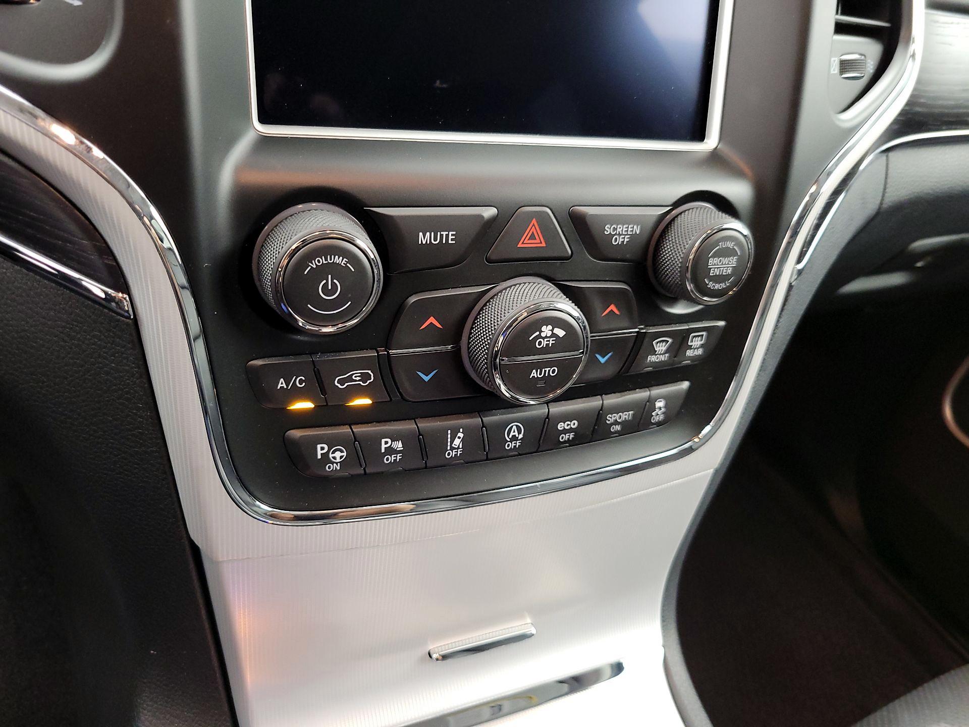 Thumbnail: 2018 Jeep Grand Cherokee - 17