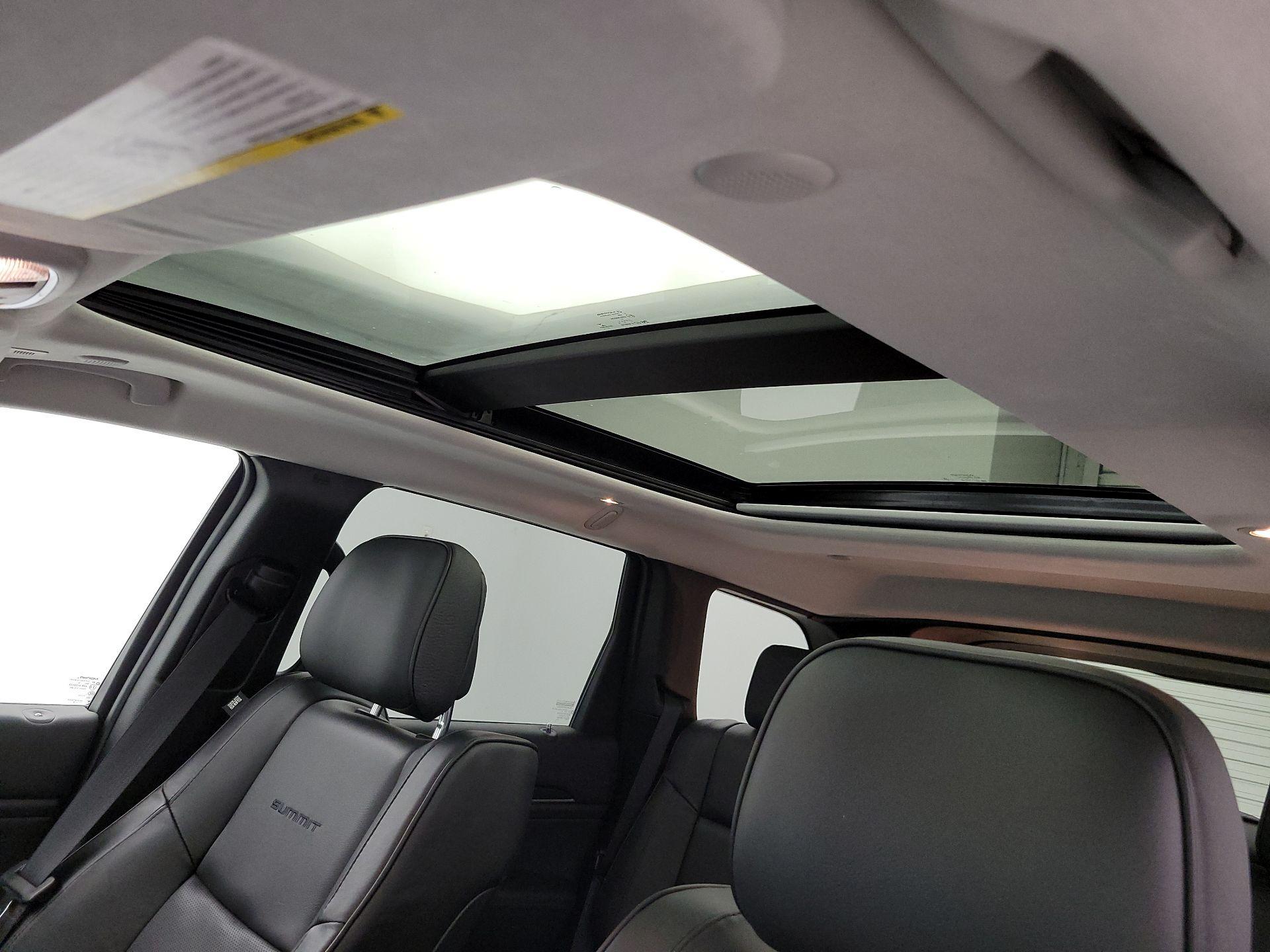 Thumbnail: 2018 Jeep Grand Cherokee - 20