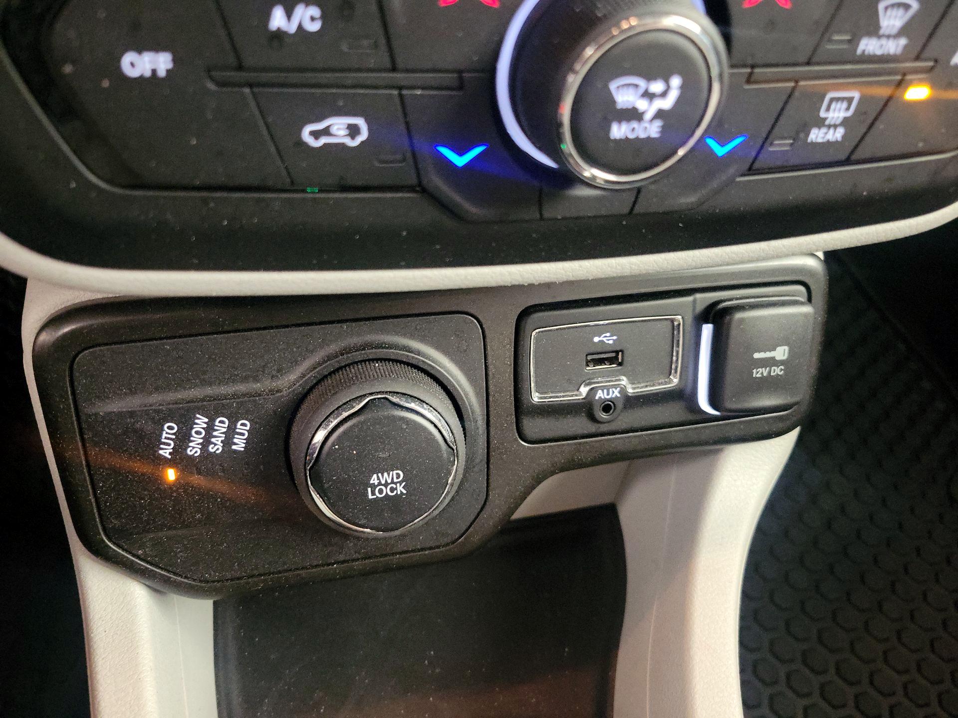 Thumbnail: 2022 Jeep Renegade - 19