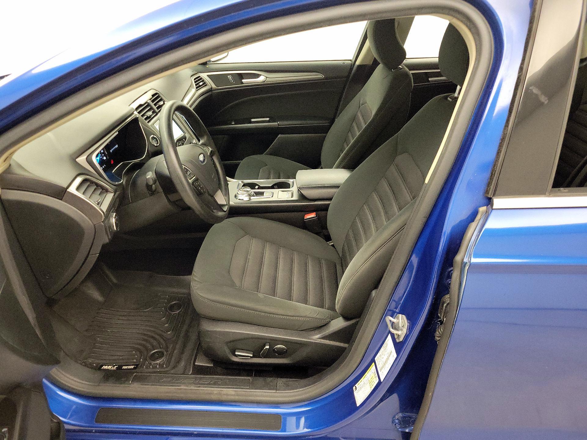 Thumbnail: 2017 Ford Fusion - 11