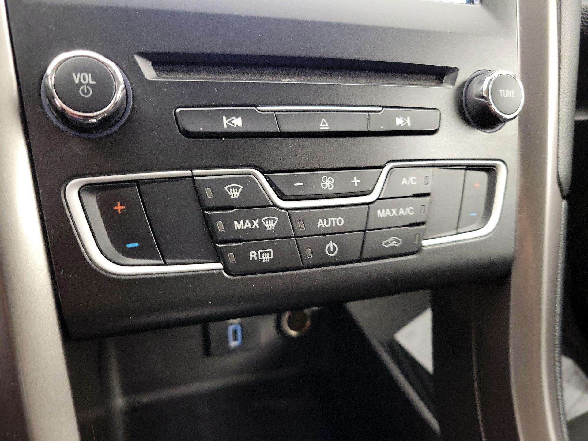 Thumbnail: 2017 Ford Fusion - 17