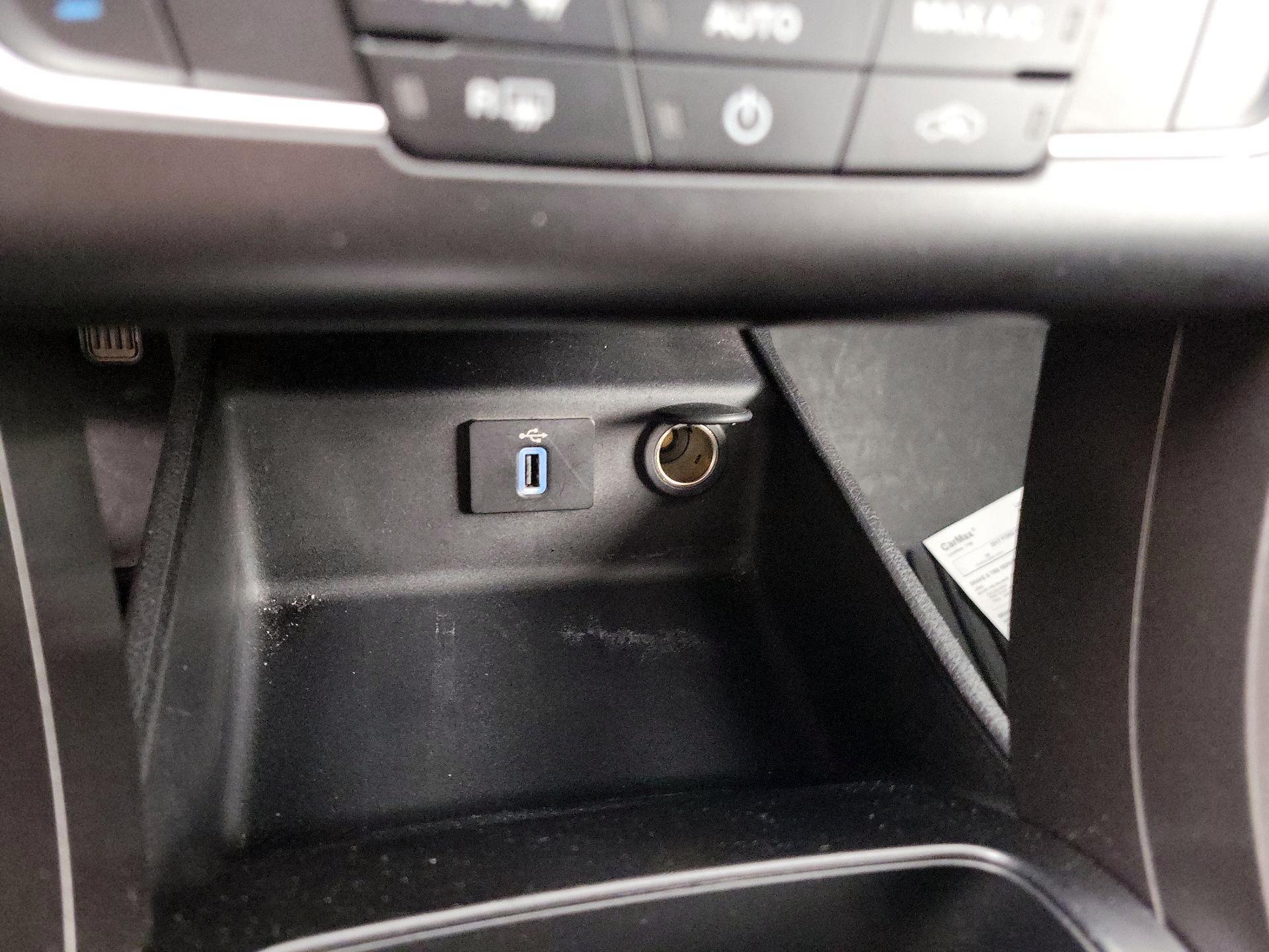 Thumbnail: 2017 Ford Fusion - 19