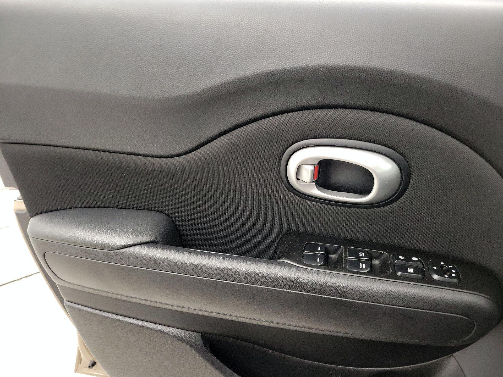 Thumbnail: 2014 Kia Soul - 12