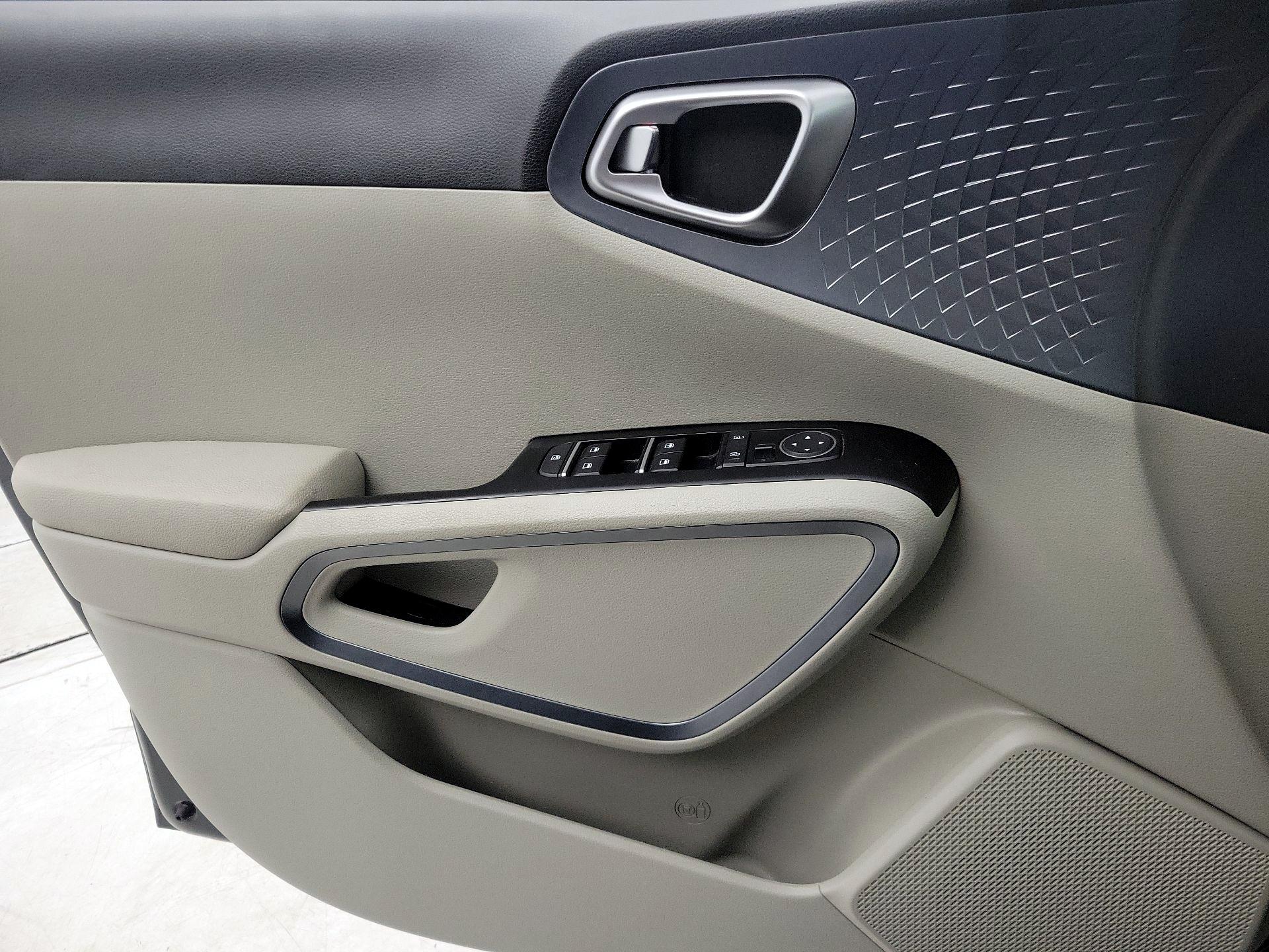 Thumbnail: 2023 Kia Soul - 12