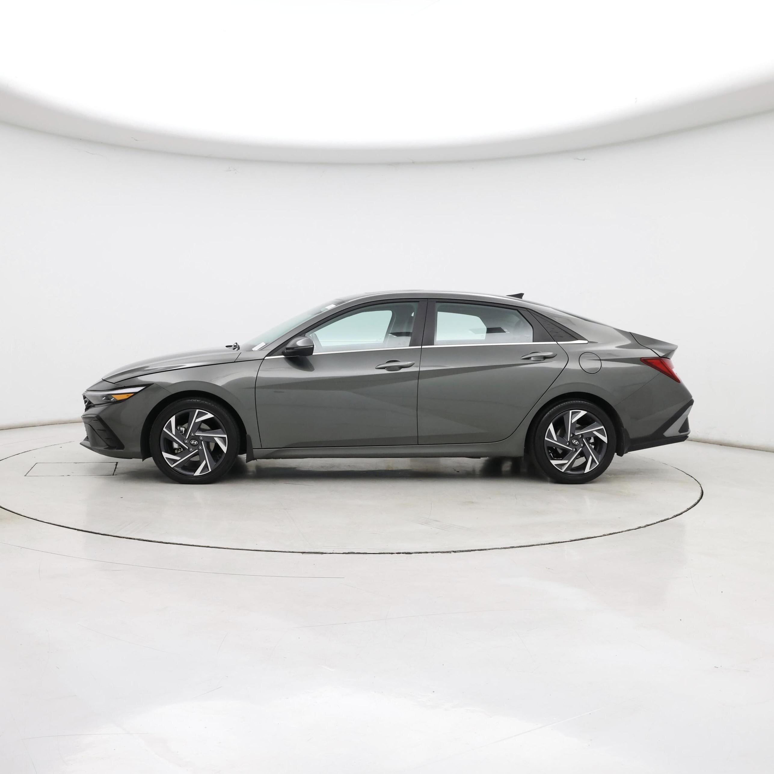 Thumbnail: 2024 Hyundai Elantra - 3