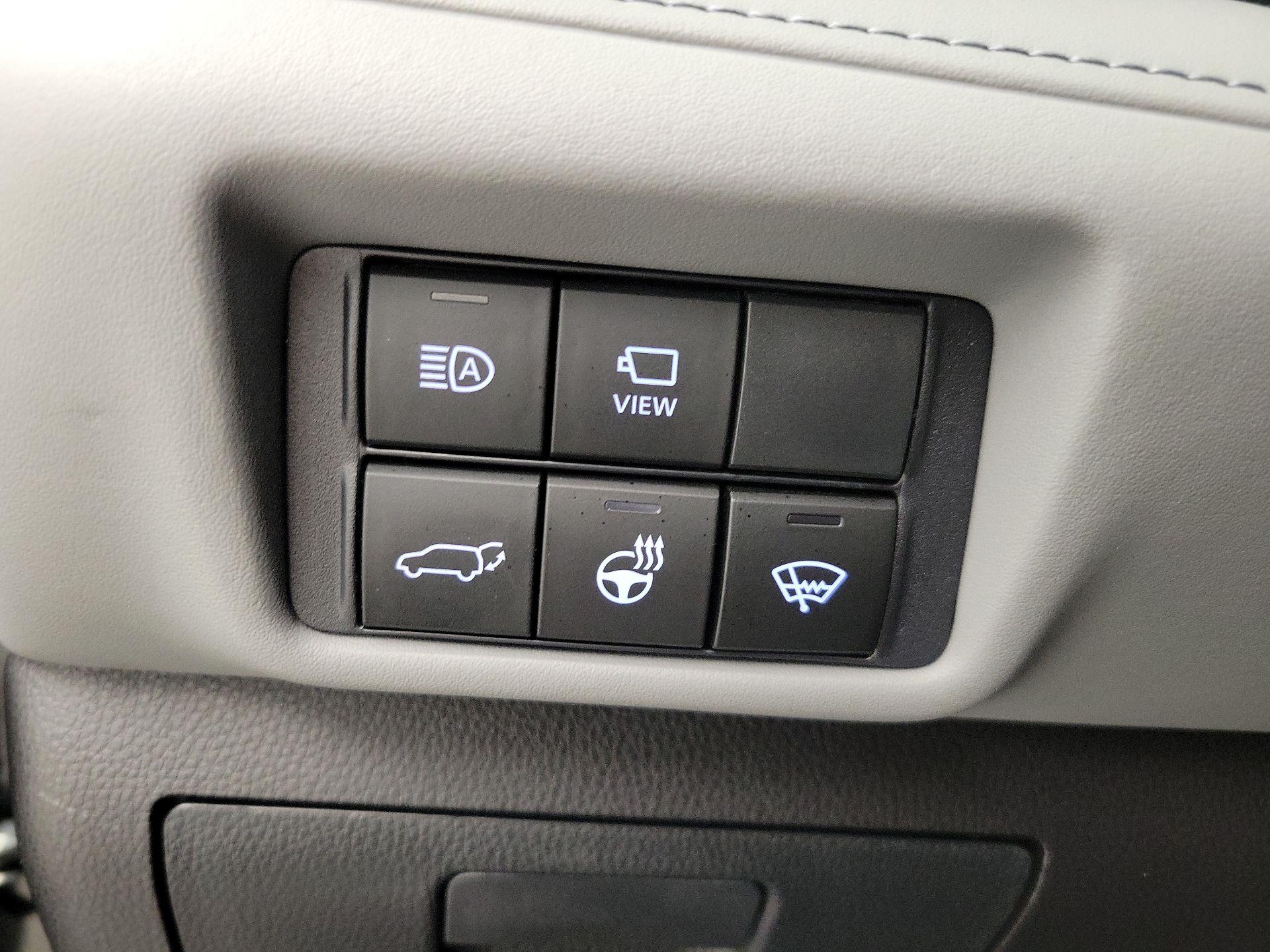 Thumbnail: 2021 Toyota Highlander - 13