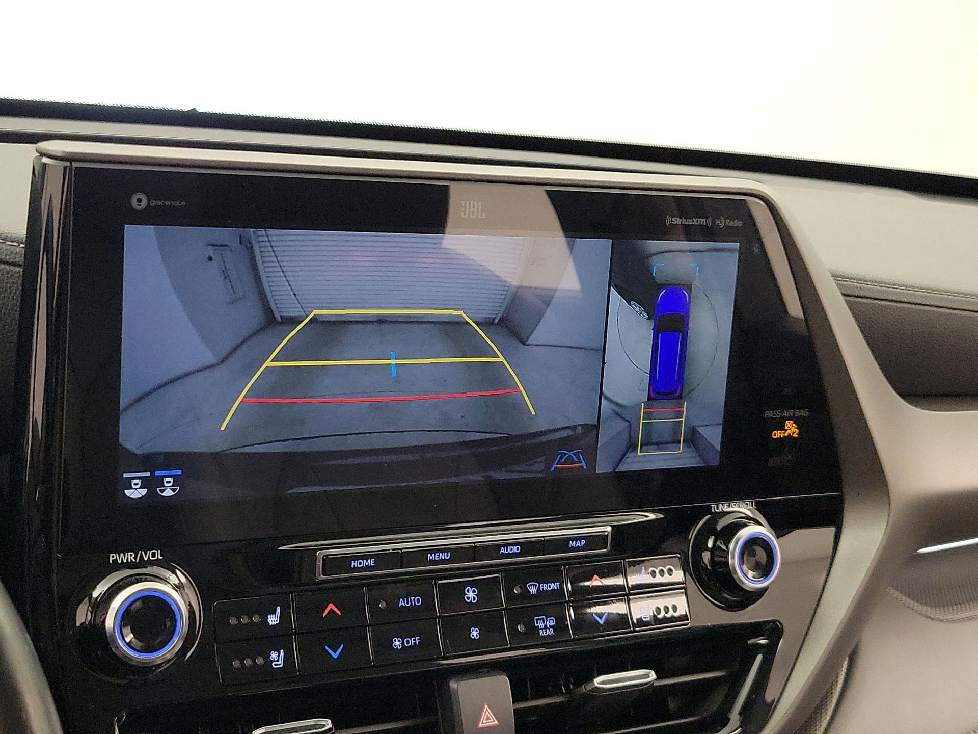 Thumbnail: 2021 Toyota Highlander - 15