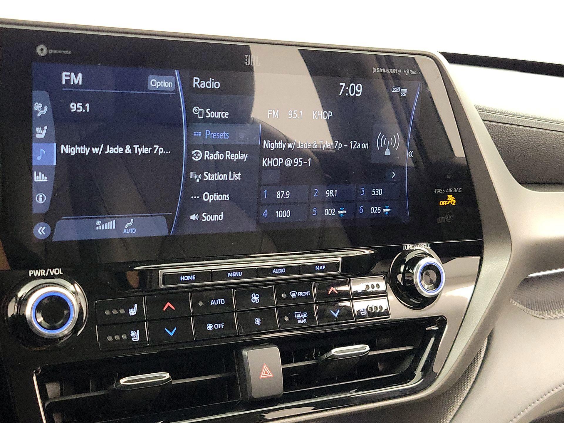 Thumbnail: 2021 Toyota Highlander - 16