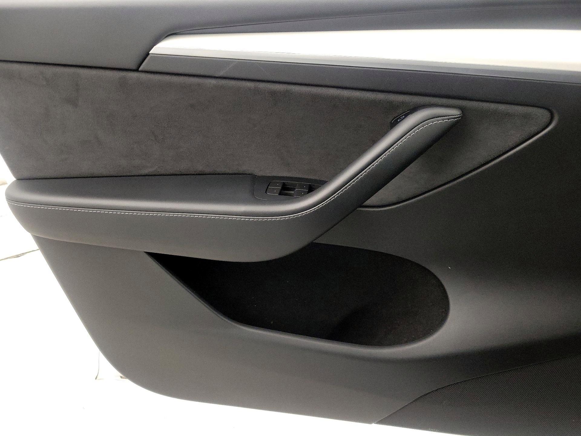 Thumbnail: 2023 Tesla Model Y - 12