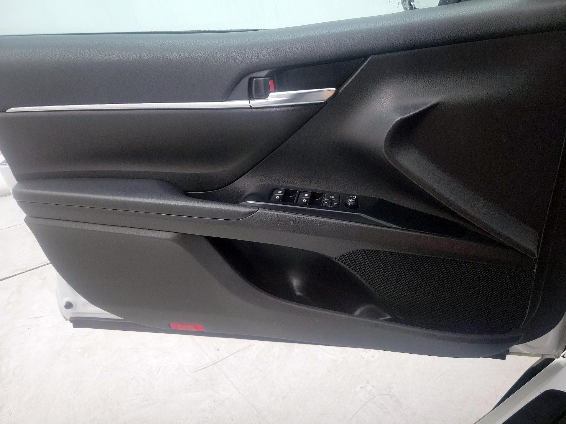 Thumbnail: 2020 Toyota Camry - 12