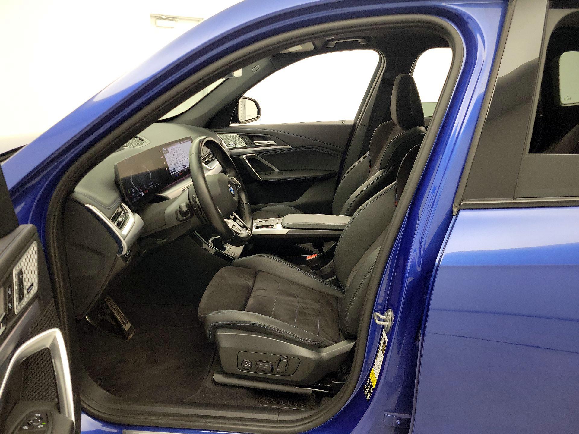 Thumbnail: 2023 BMW X1 - 11