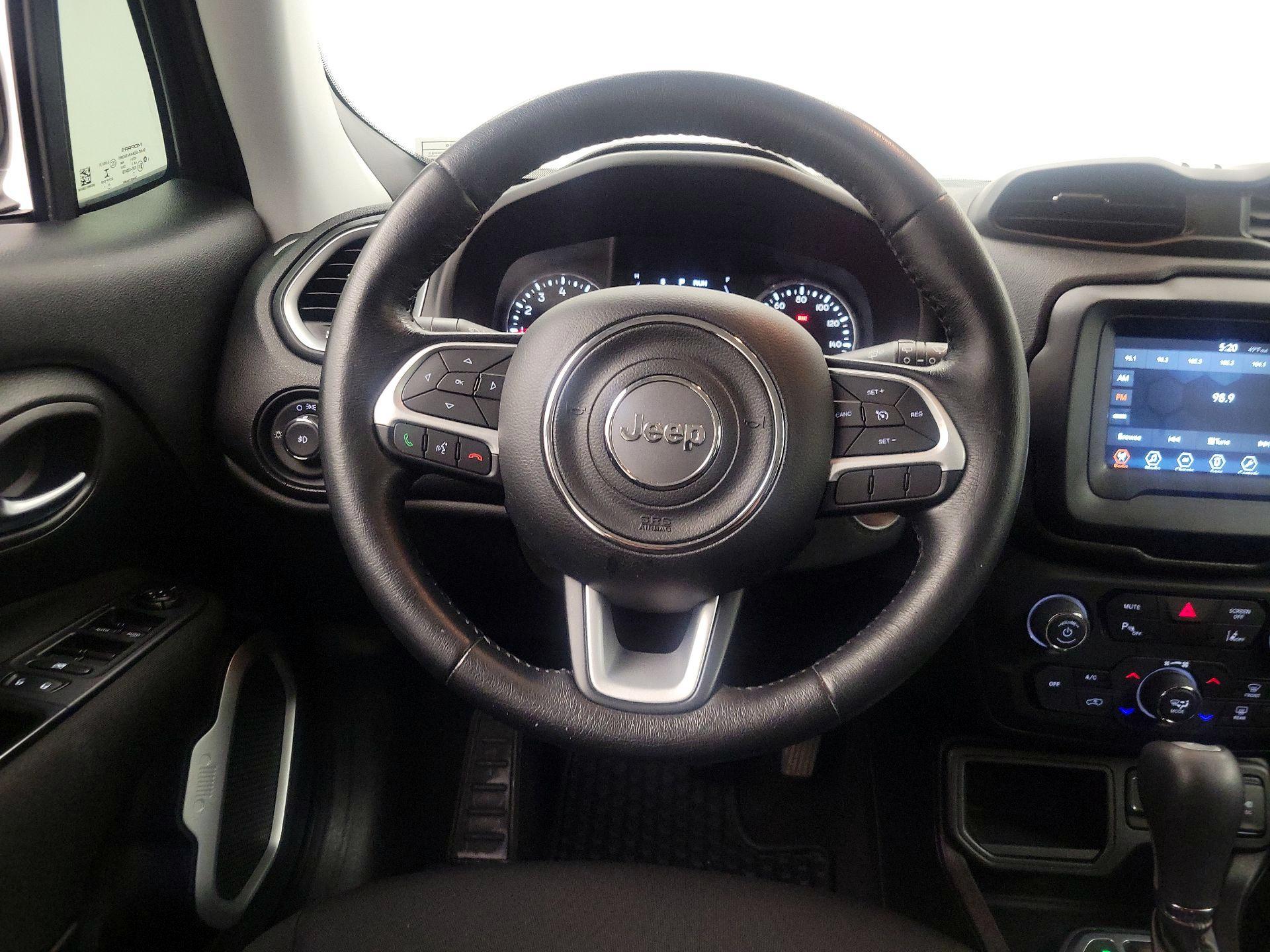 Thumbnail: 2018 Jeep Renegade - 10