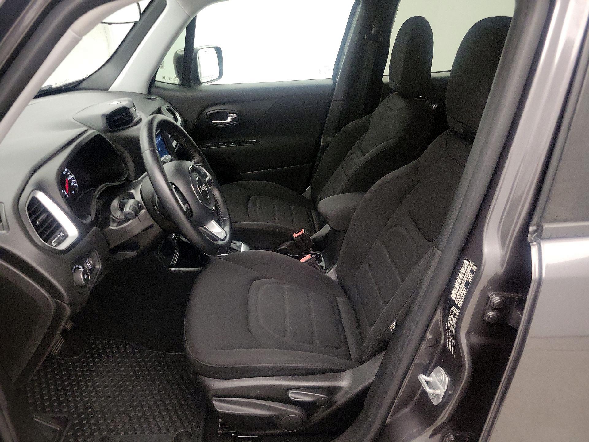 Thumbnail: 2018 Jeep Renegade - 11