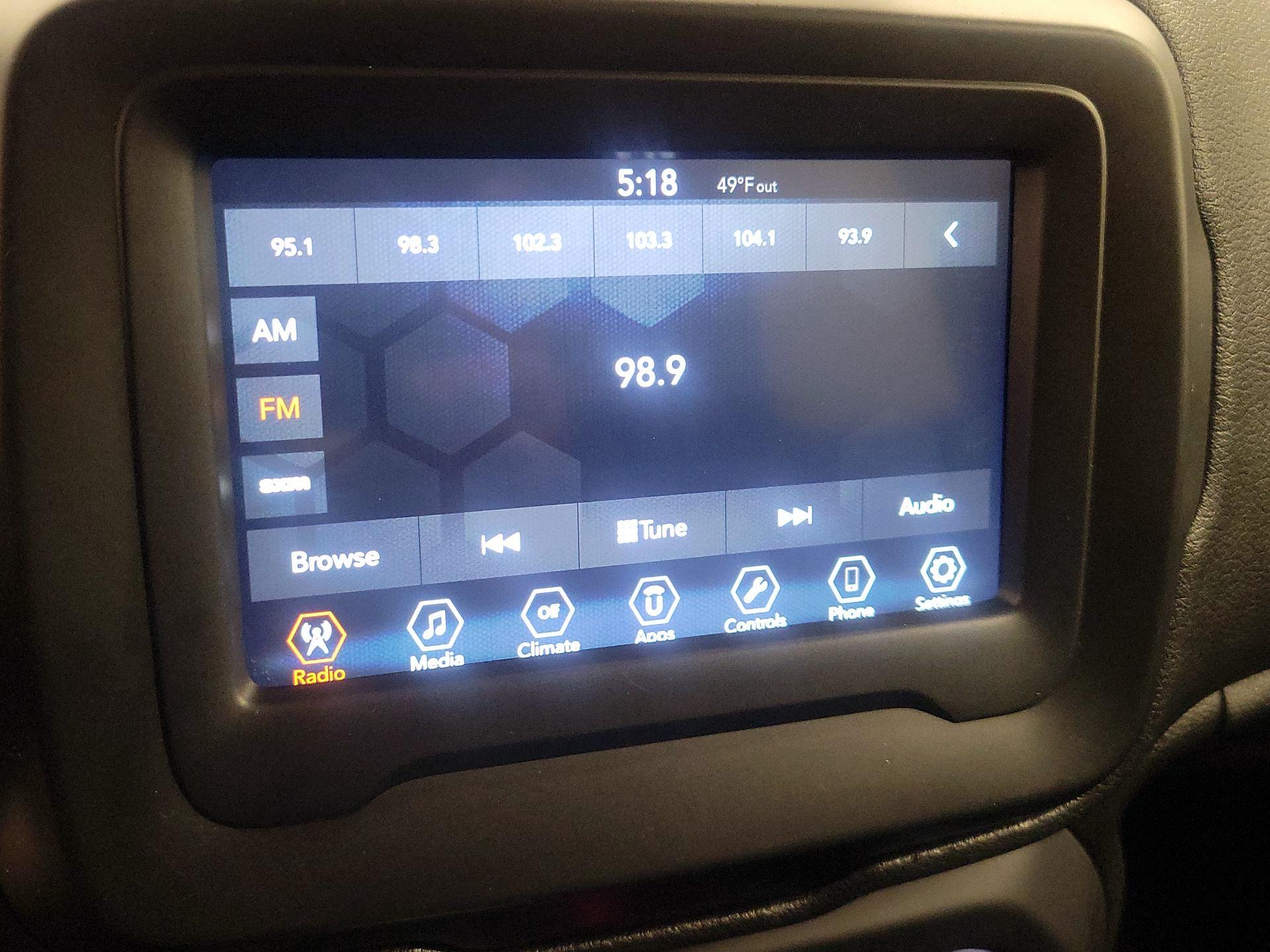 Thumbnail: 2018 Jeep Renegade - 15