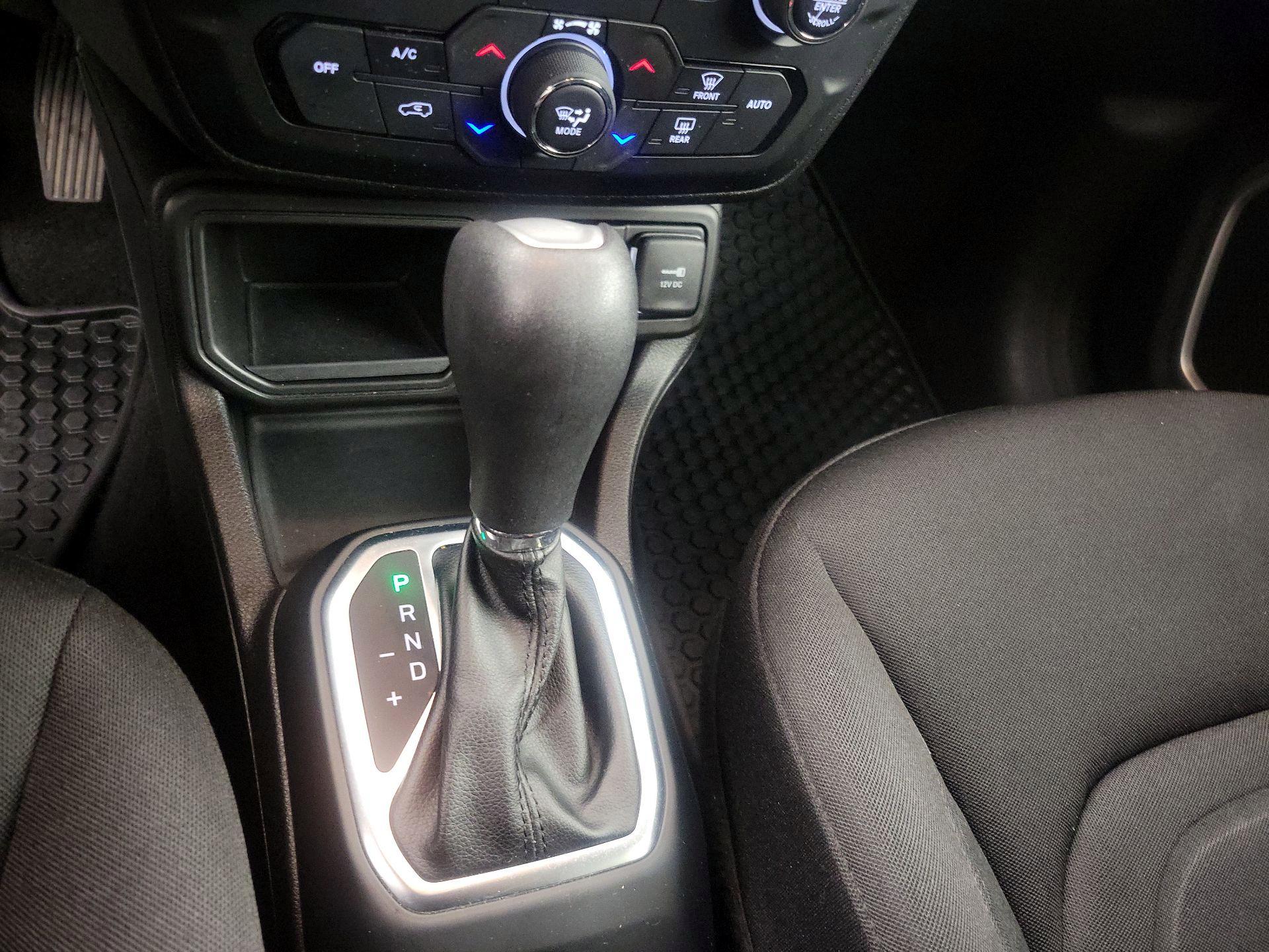 Thumbnail: 2018 Jeep Renegade - 17