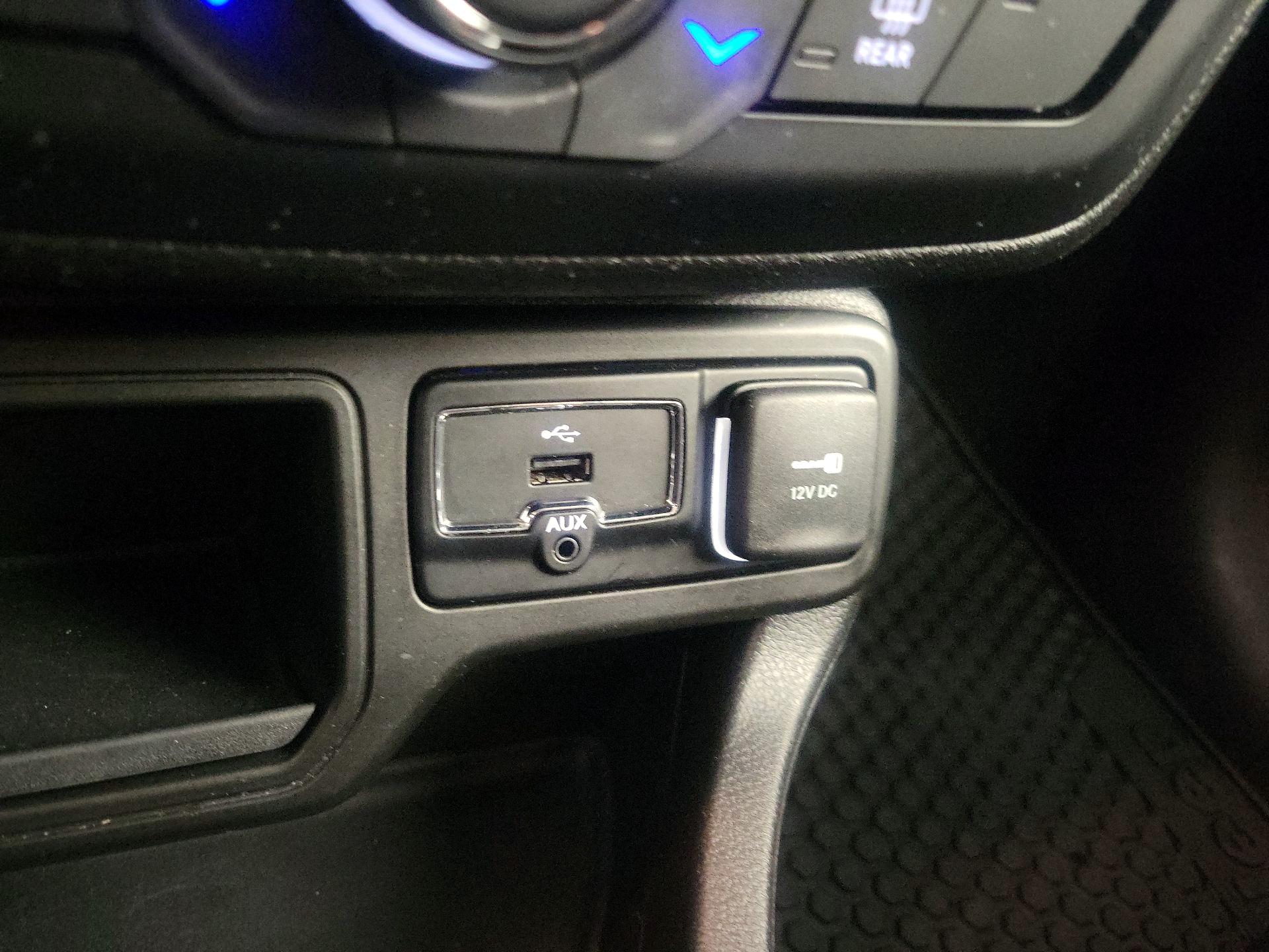 Thumbnail: 2018 Jeep Renegade - 18