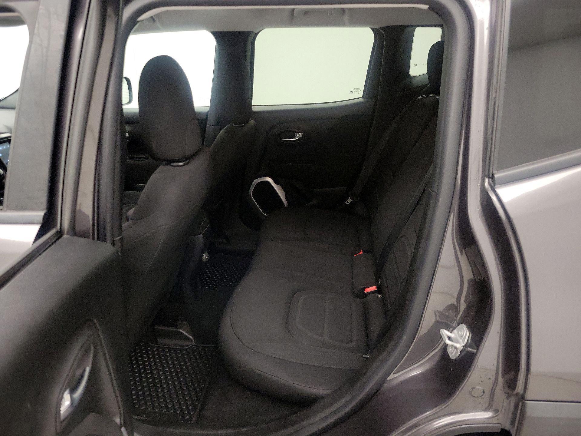 Thumbnail: 2018 Jeep Renegade - 19