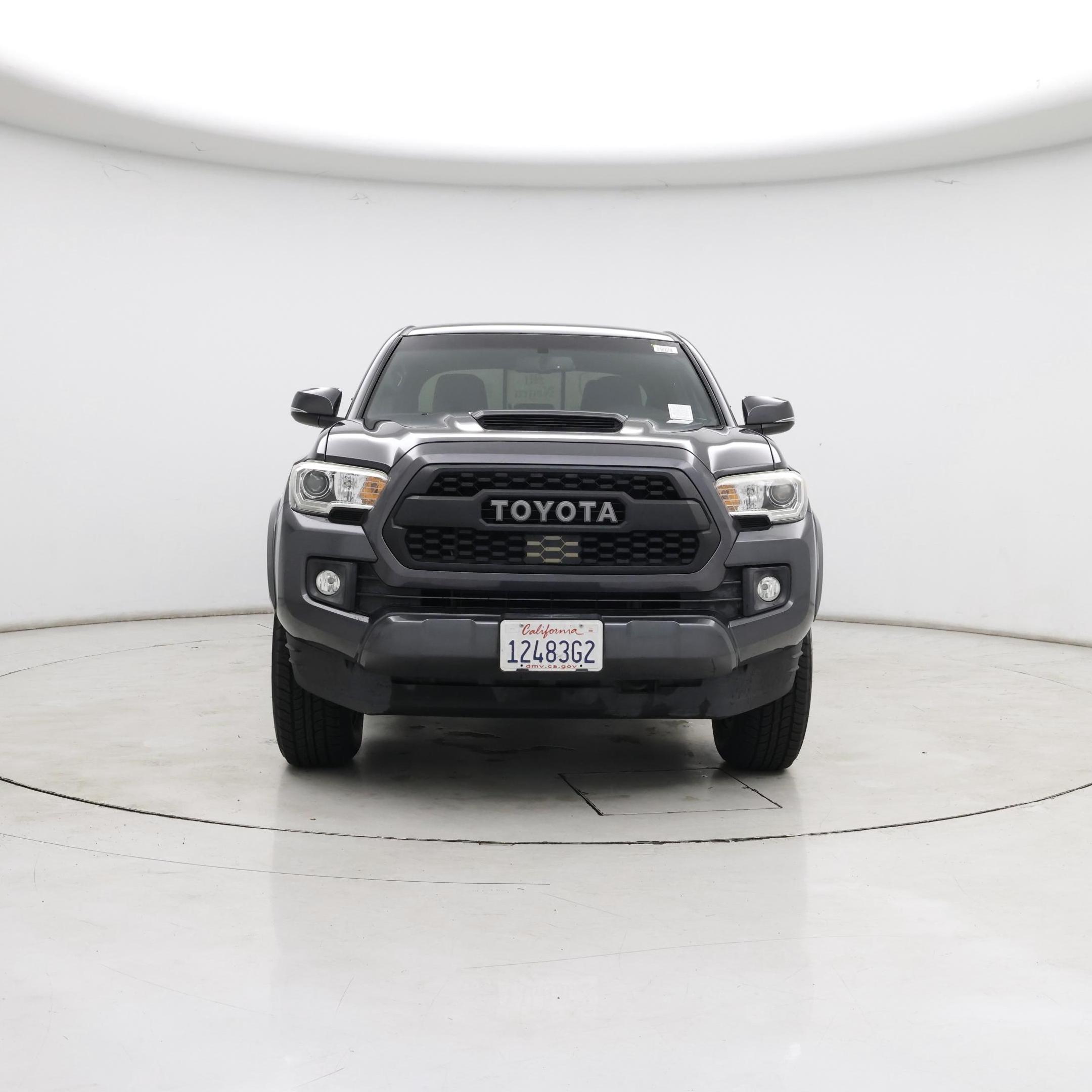 Thumbnail: 2017 Toyota Tacoma - 5