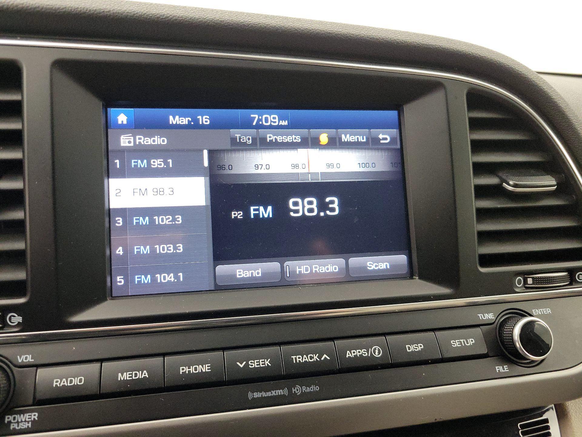 Thumbnail: 2017 Hyundai Elantra - 15