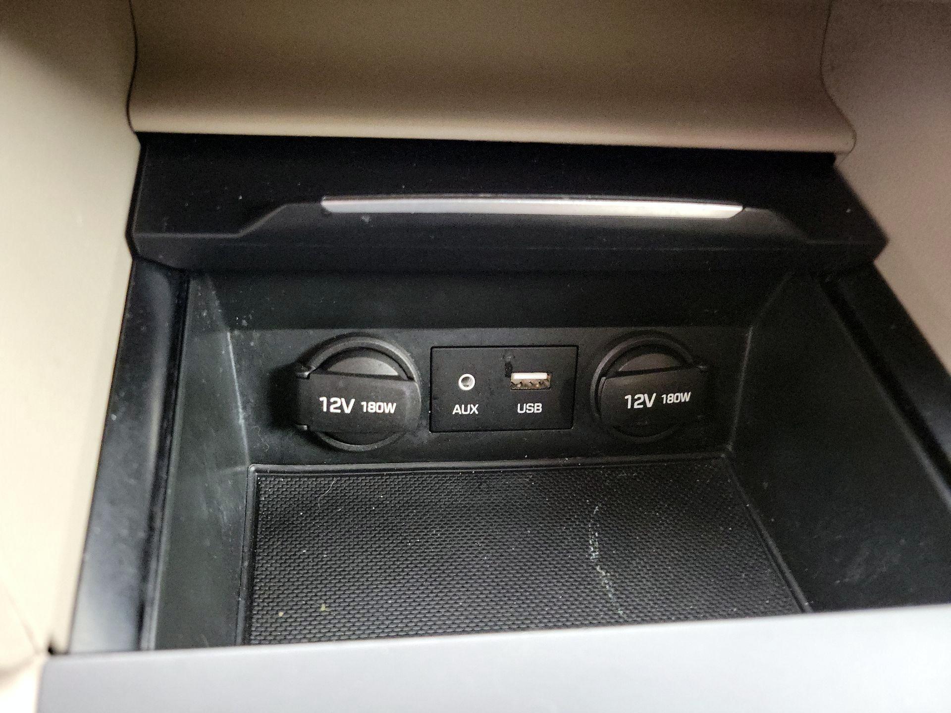 Thumbnail: 2017 Hyundai Elantra - 18