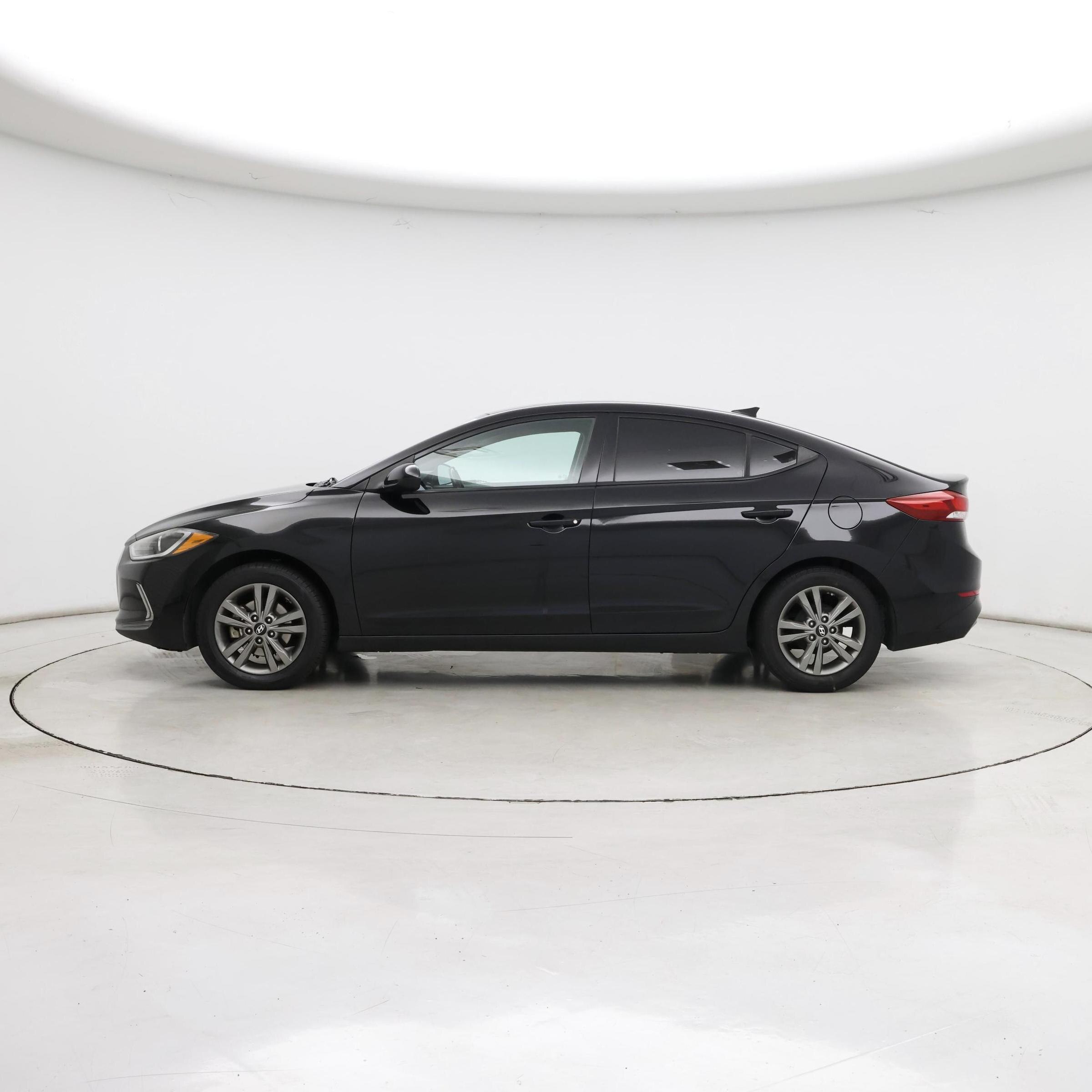 Thumbnail: 2017 Hyundai Elantra - 3