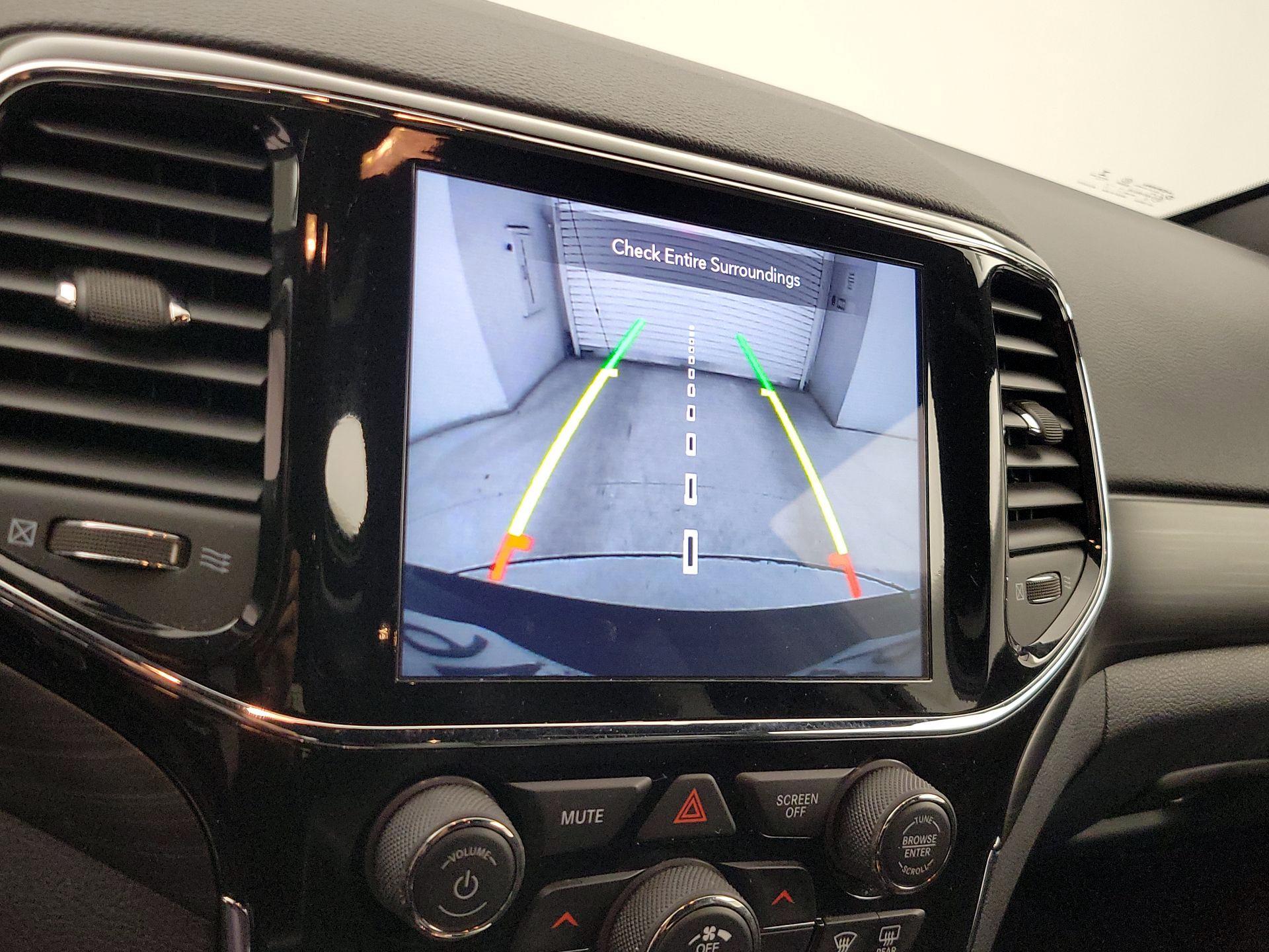 Thumbnail: 2021 Jeep Grand Cherokee - 15