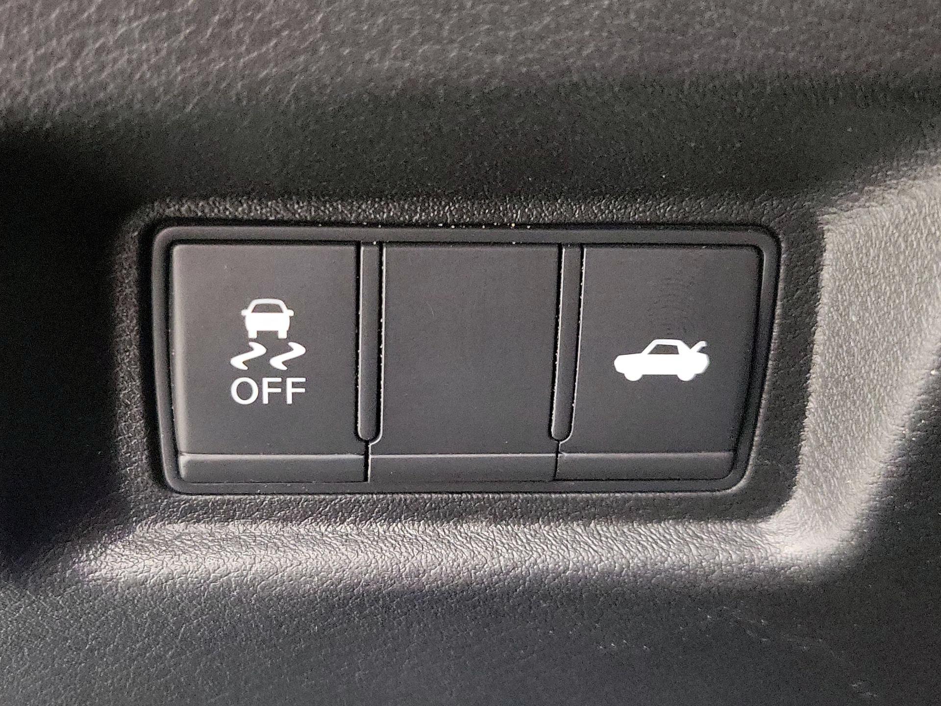 Thumbnail: 2020 INFINITI Q50 - 13