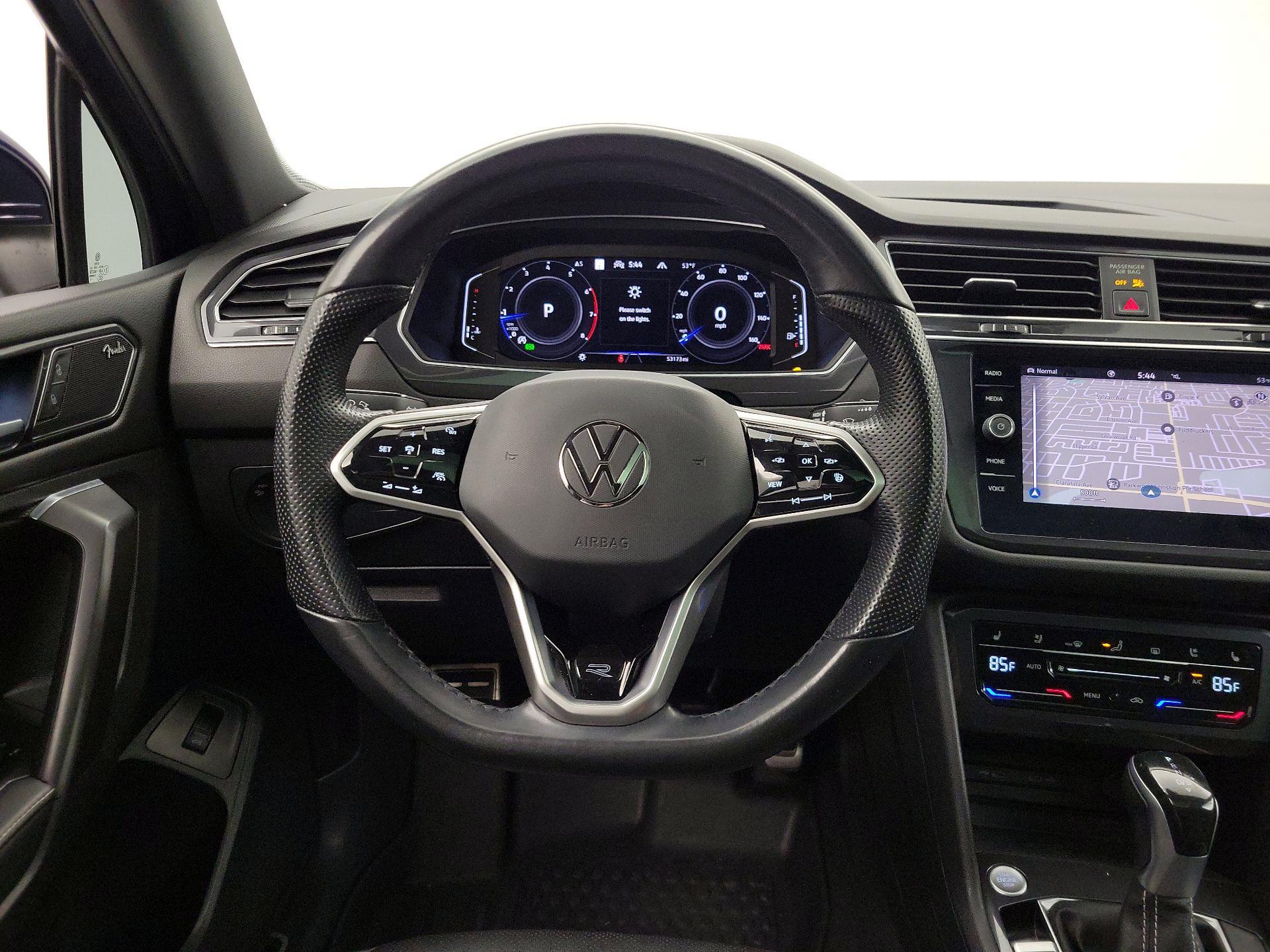 Thumbnail: 2022 Volkswagen Tiguan - 10