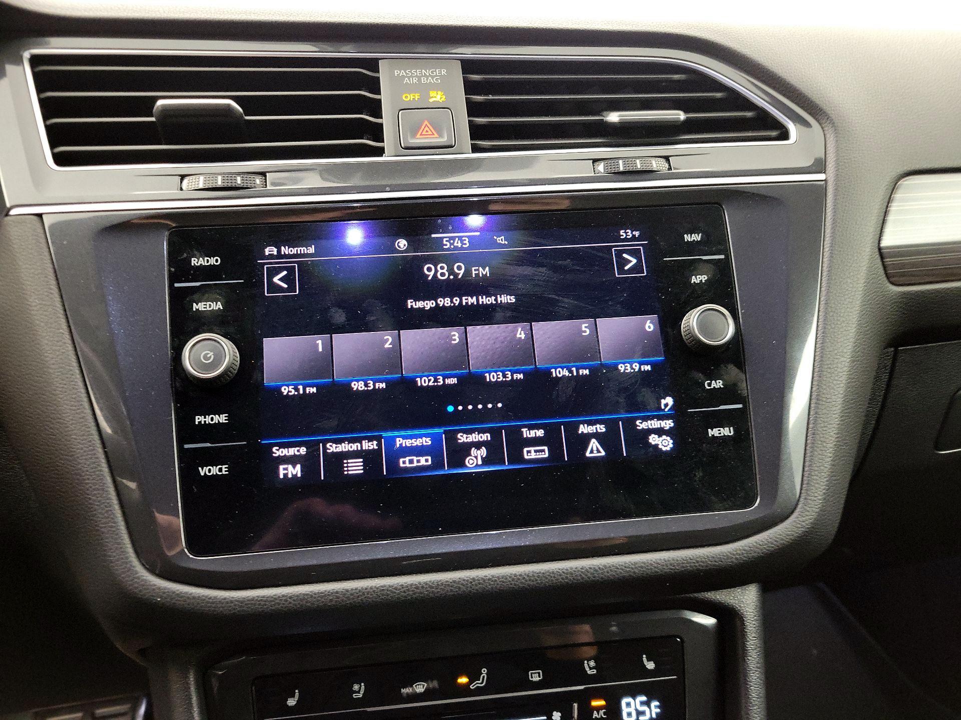 Thumbnail: 2022 Volkswagen Tiguan - 16