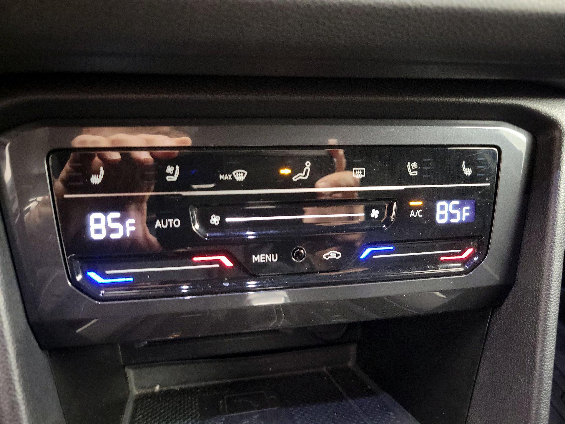 Thumbnail: 2022 Volkswagen Tiguan - 17