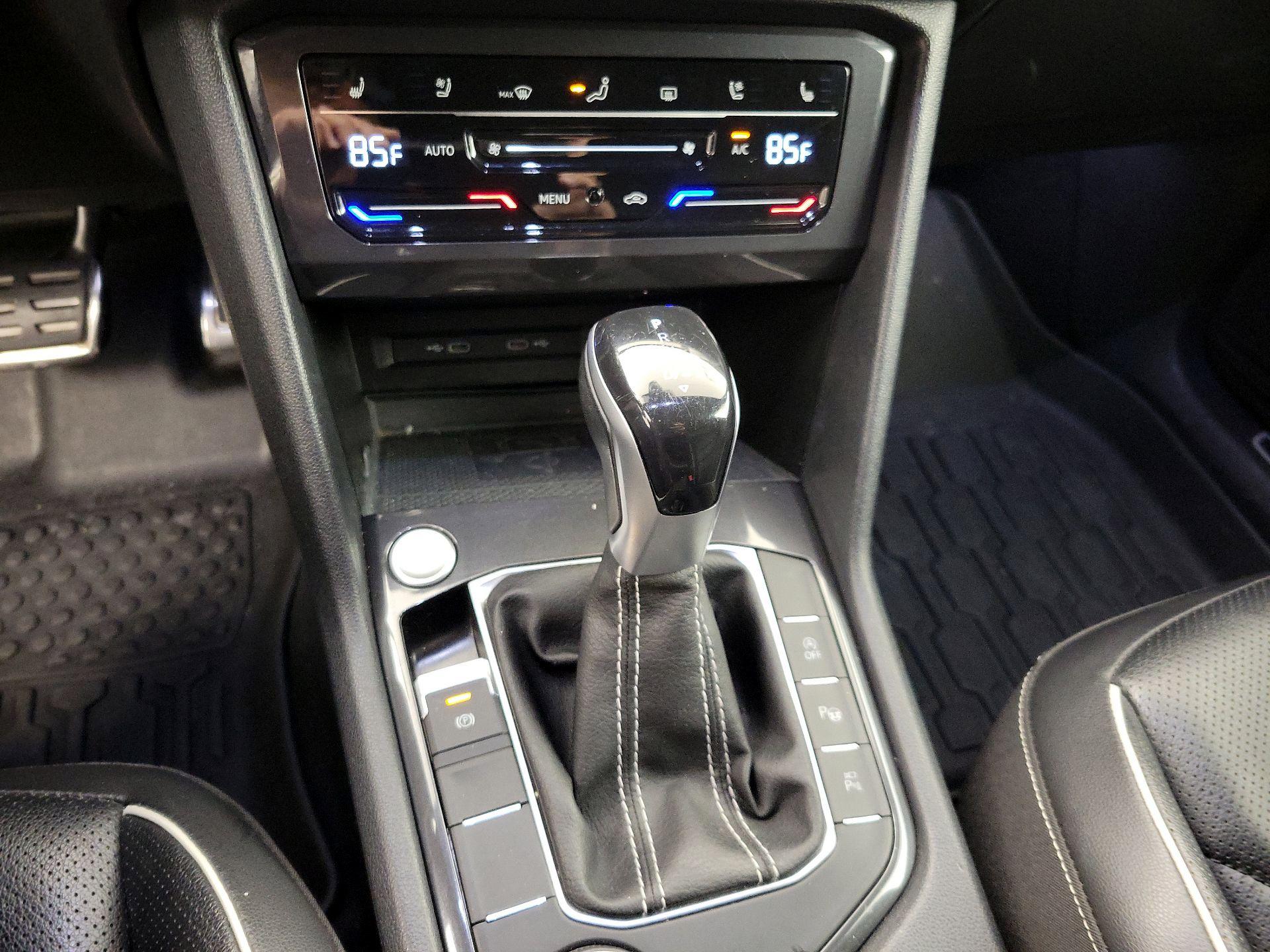 Thumbnail: 2022 Volkswagen Tiguan - 18