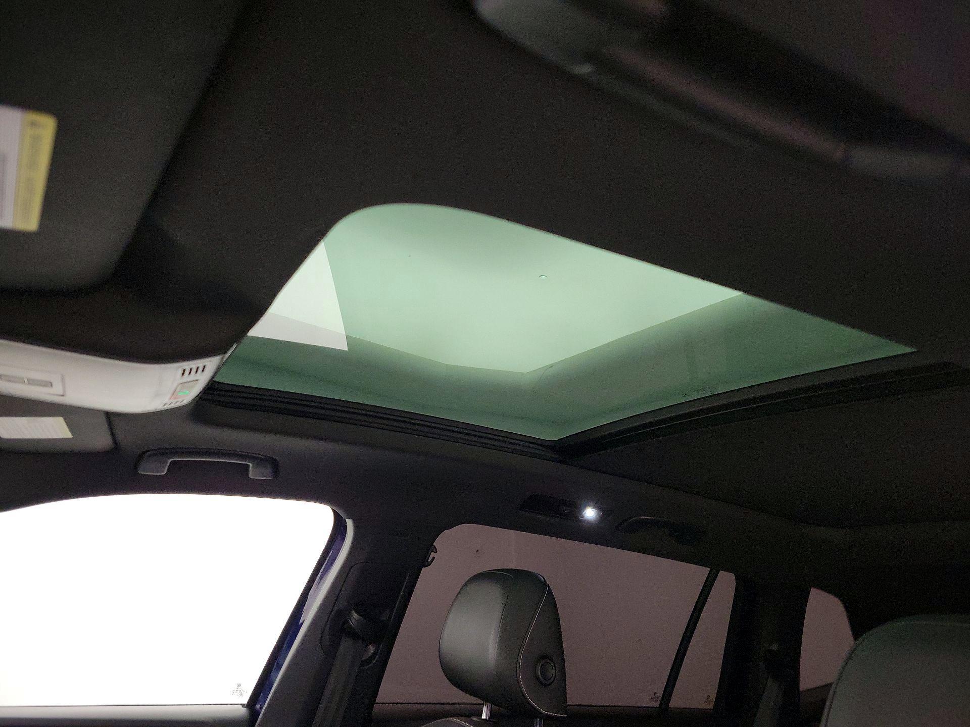 Thumbnail: 2022 Volkswagen Tiguan - 20