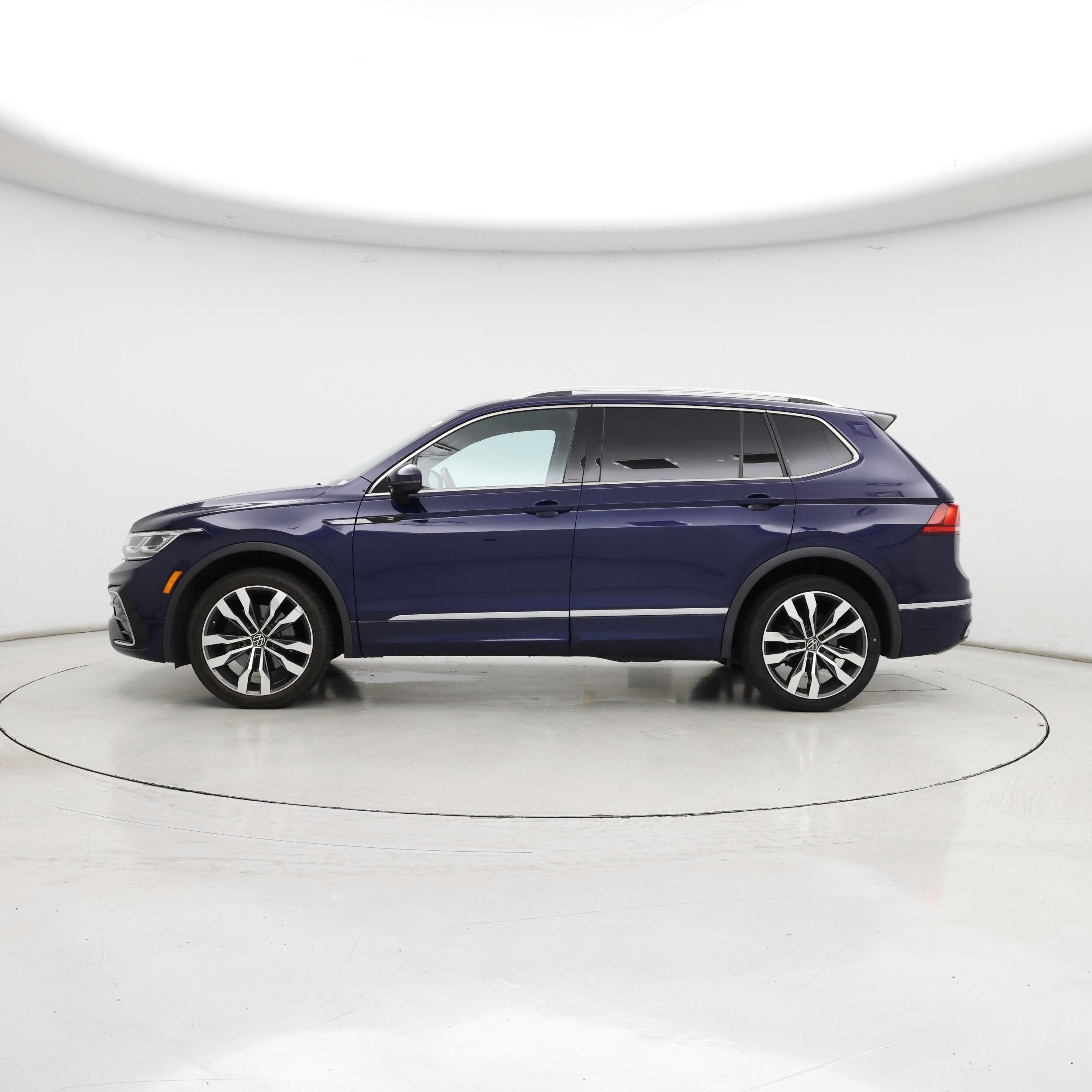 Thumbnail: 2022 Volkswagen Tiguan - 3