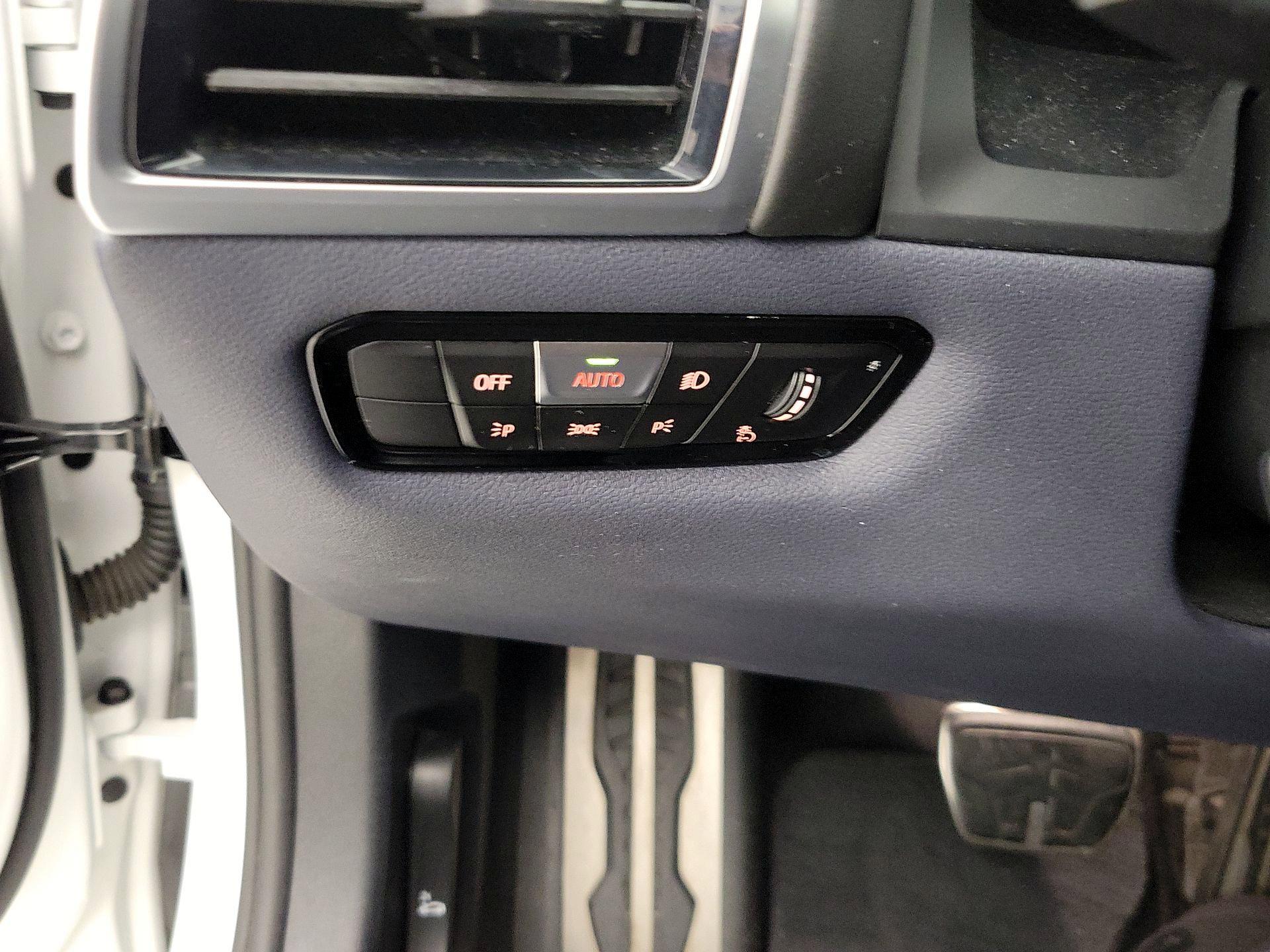 Thumbnail: 2020 BMW 8 Series - 13