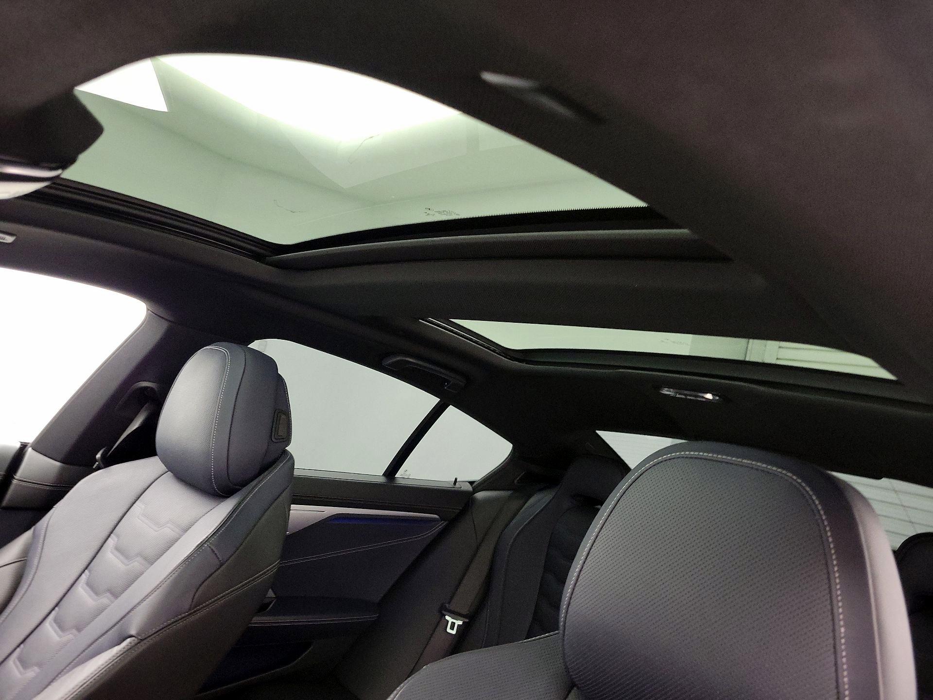 Thumbnail: 2020 BMW 8 Series - 20