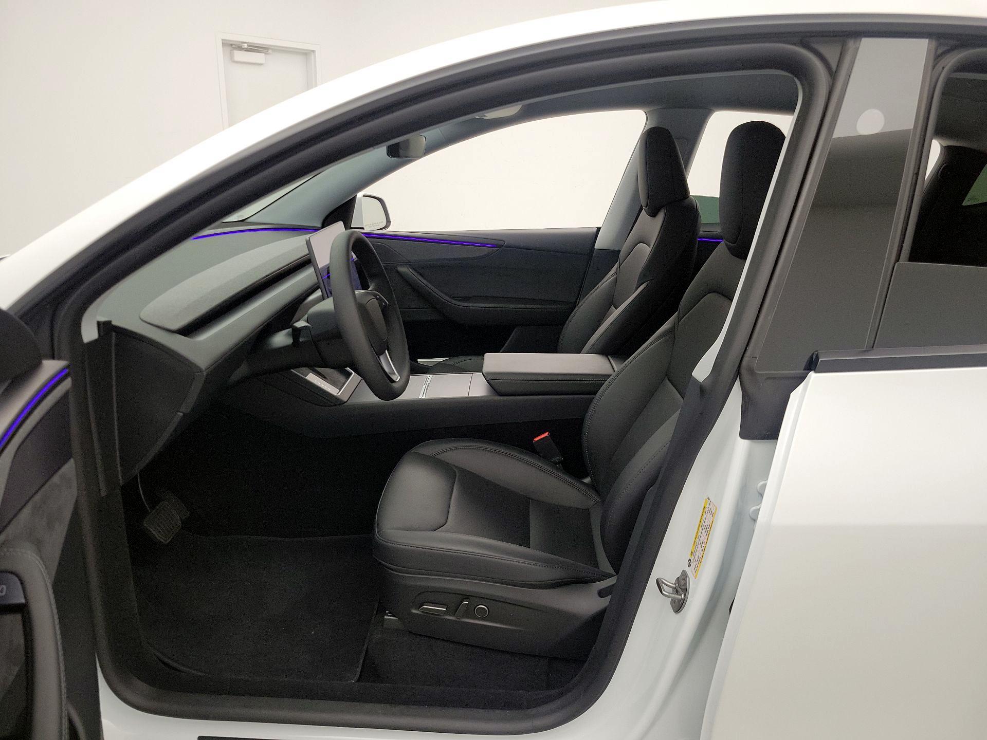 Thumbnail: 2026 Tesla Model Y - 11