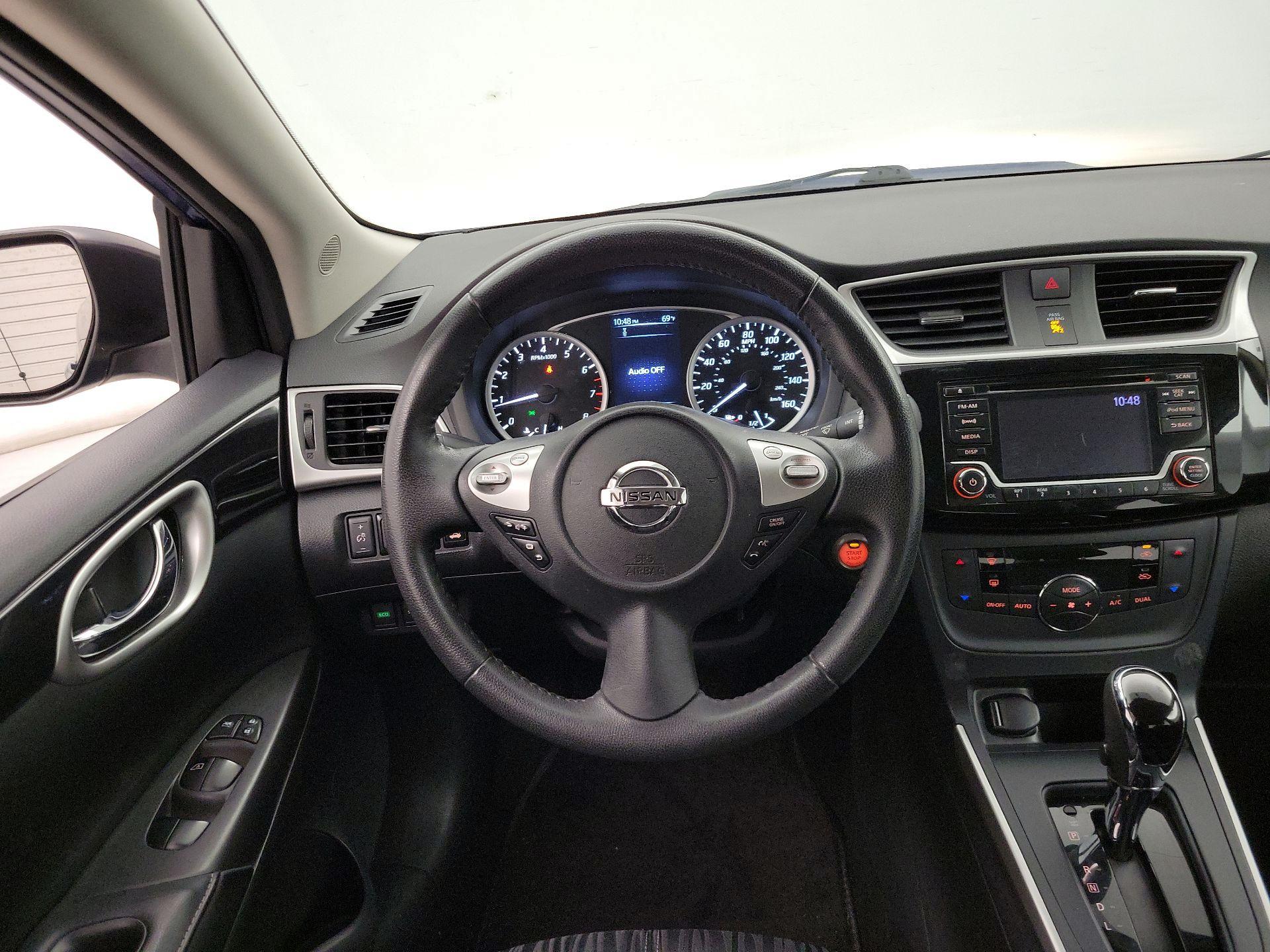 Thumbnail: 2018 Nissan Sentra - 10