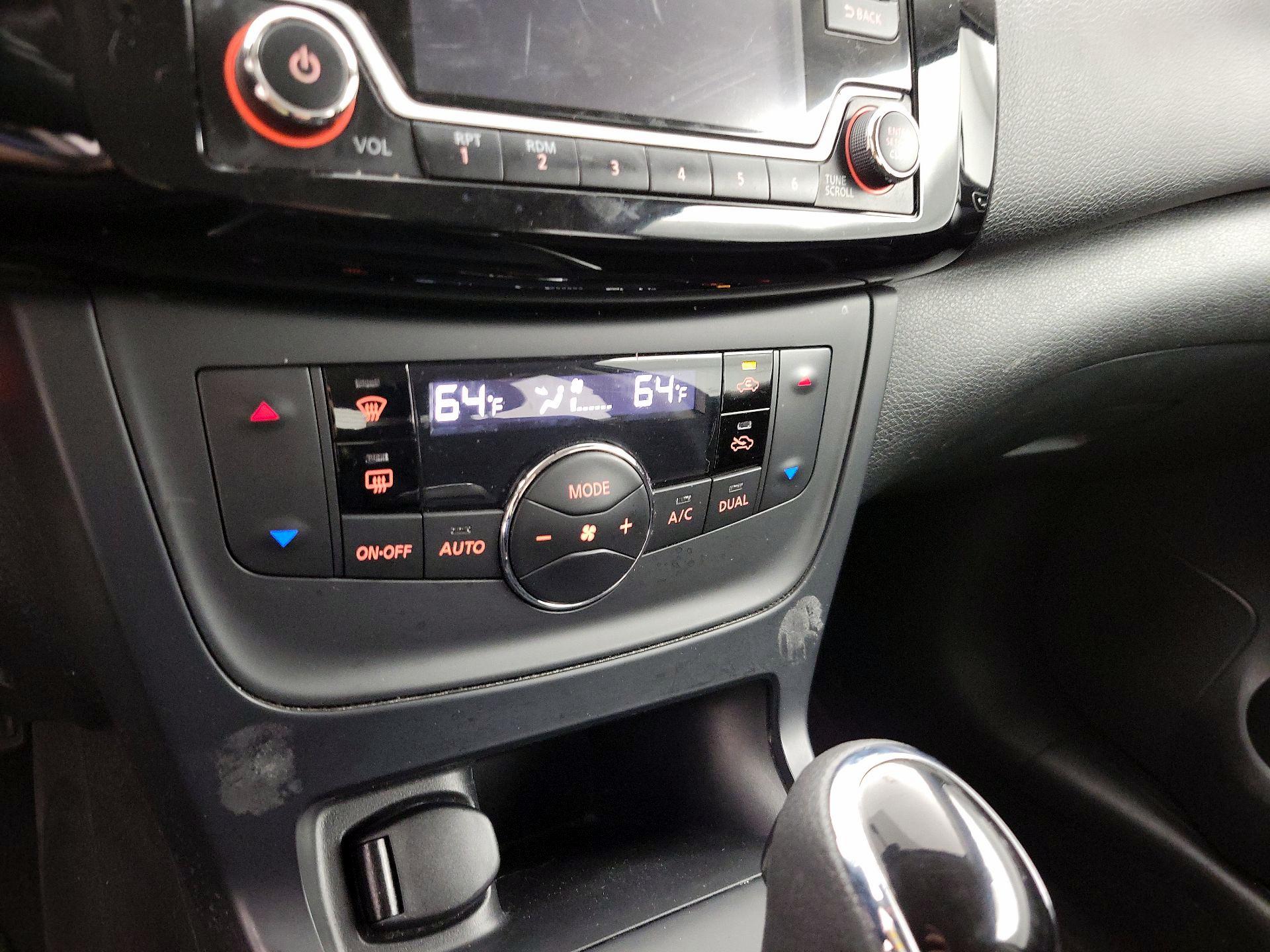 Thumbnail: 2018 Nissan Sentra - 16