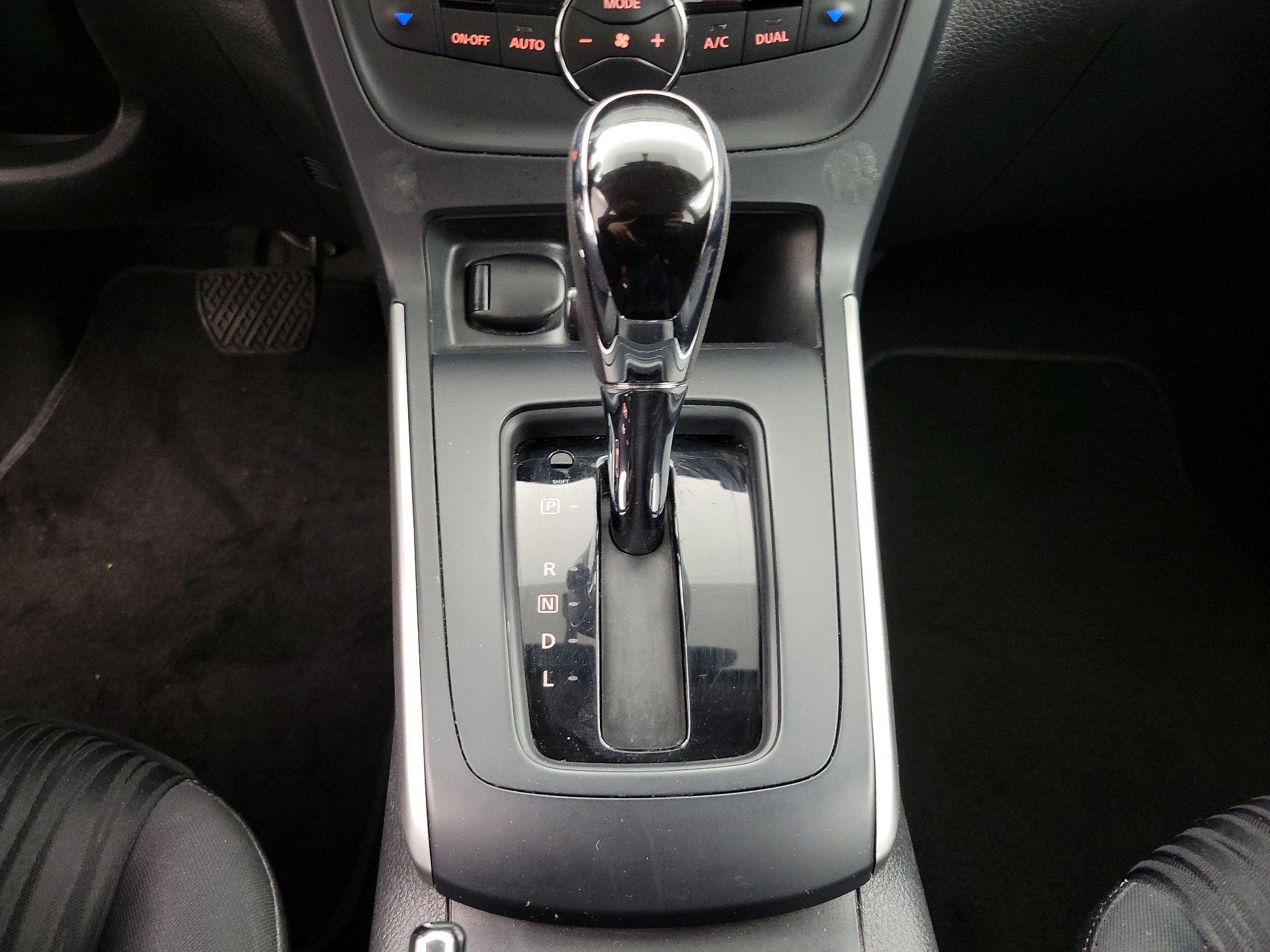 Thumbnail: 2018 Nissan Sentra - 17