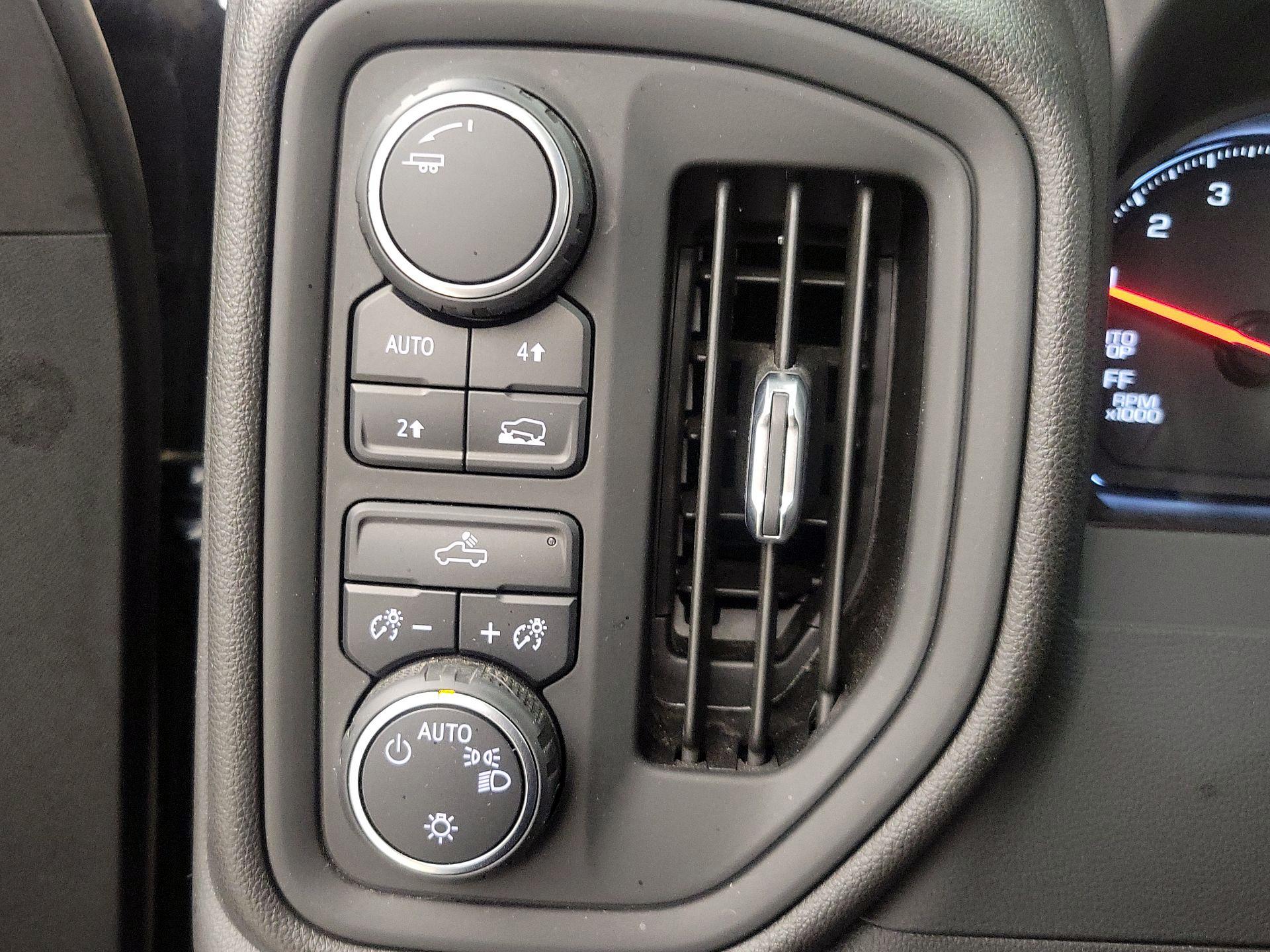 Thumbnail: 2021 Chevrolet Silverado 1500 - 13