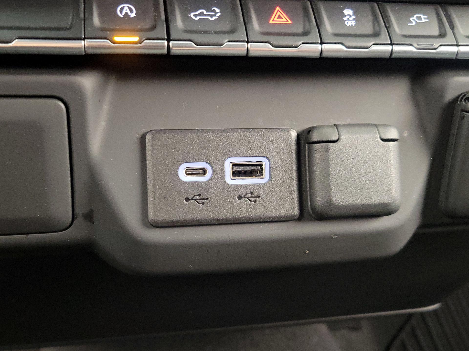 Thumbnail: 2021 Chevrolet Silverado 1500 - 18