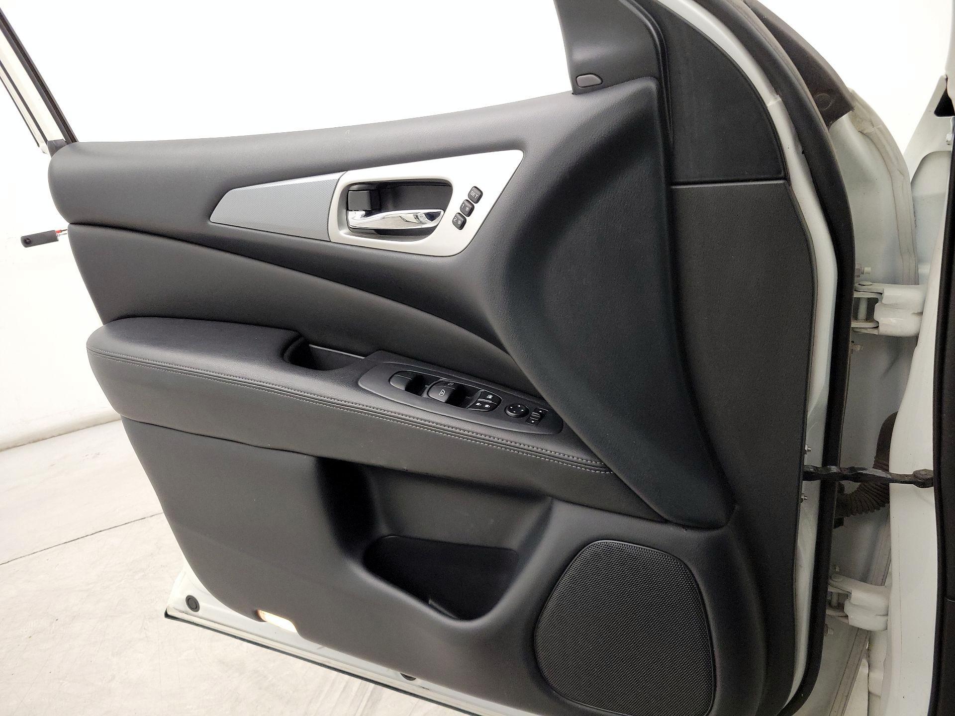 Thumbnail: 2018 Nissan Pathfinder - 12