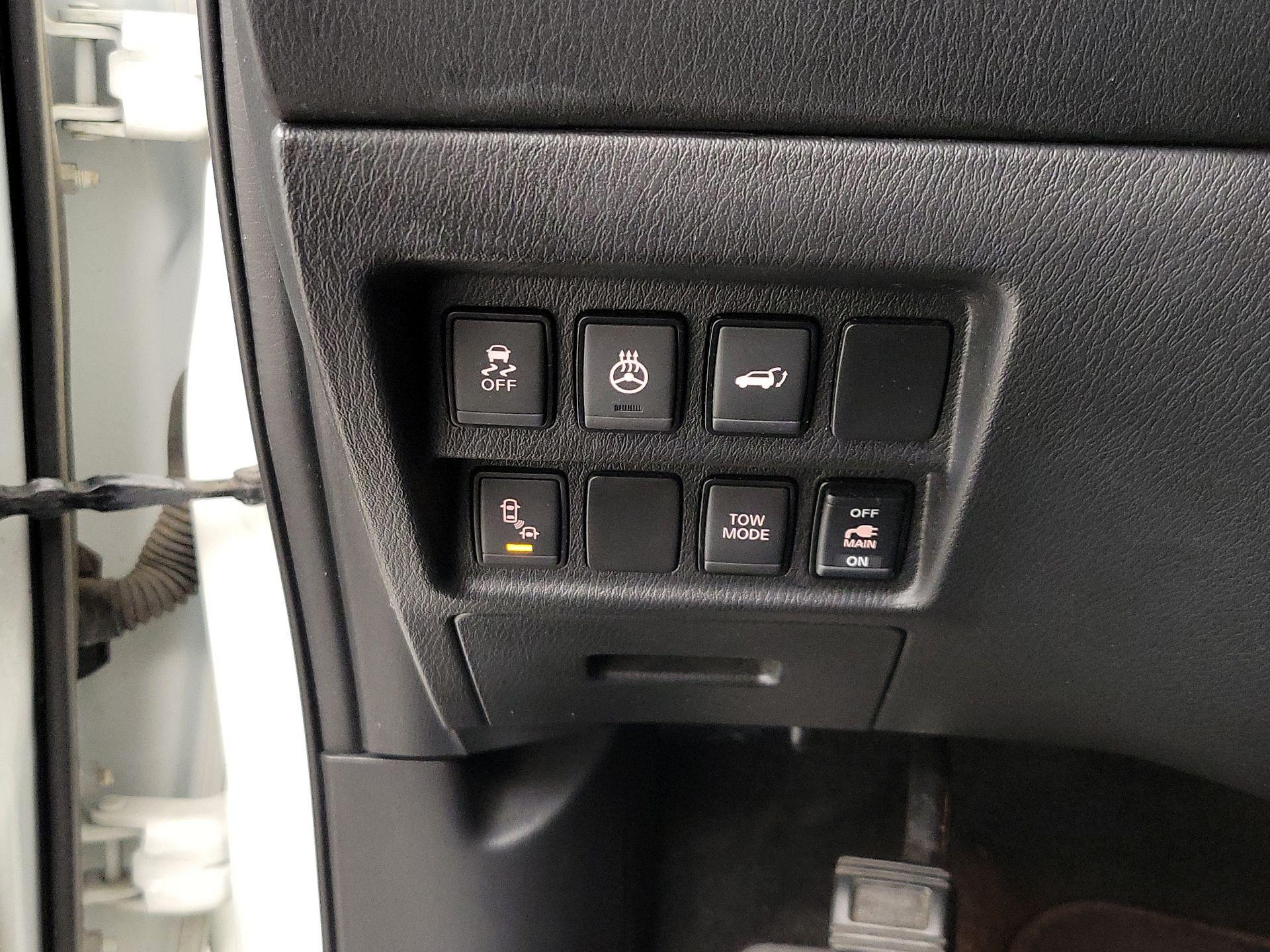 Thumbnail: 2018 Nissan Pathfinder - 13