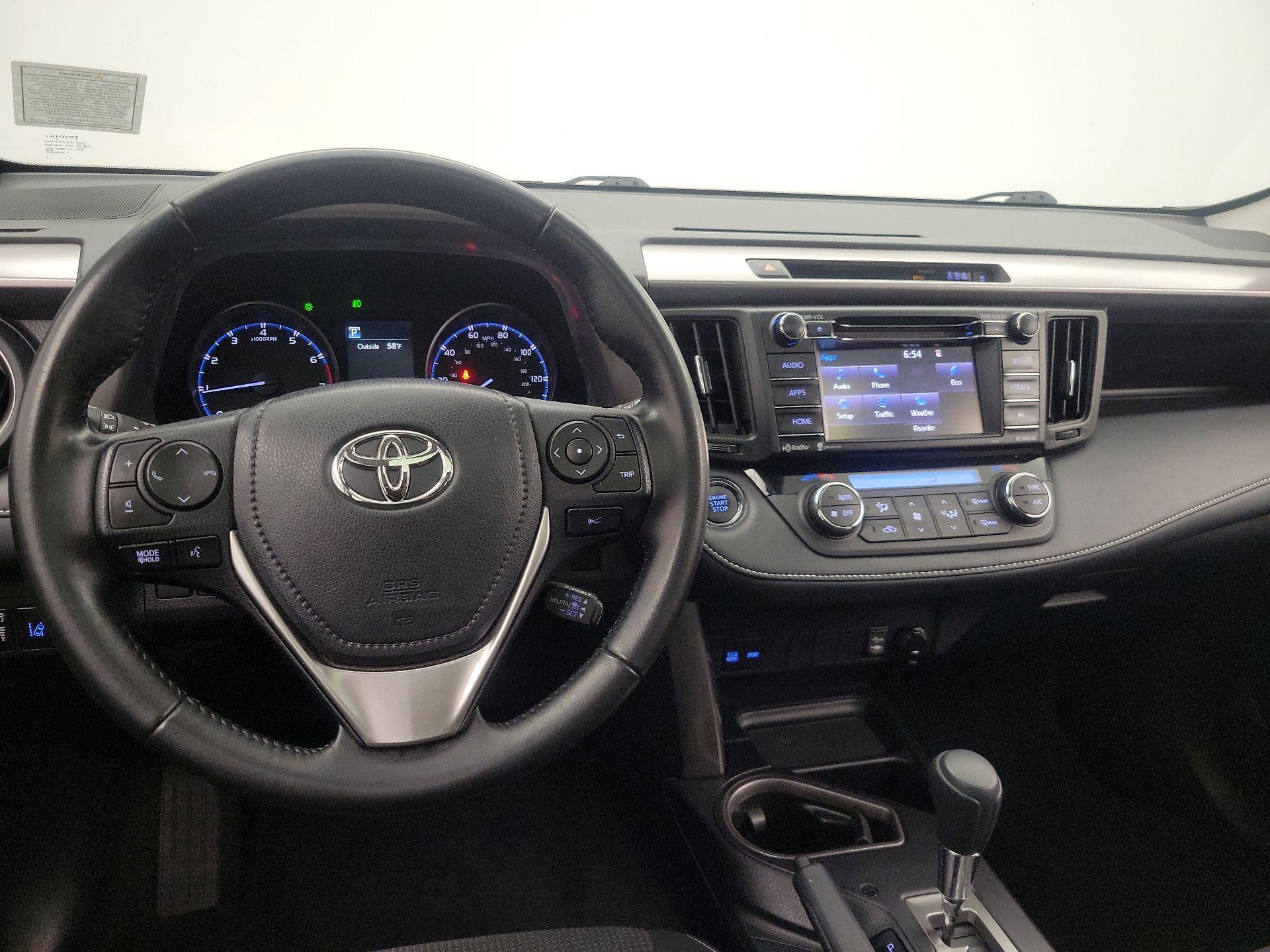 Thumbnail: 2018 Toyota RAV4 - 9
