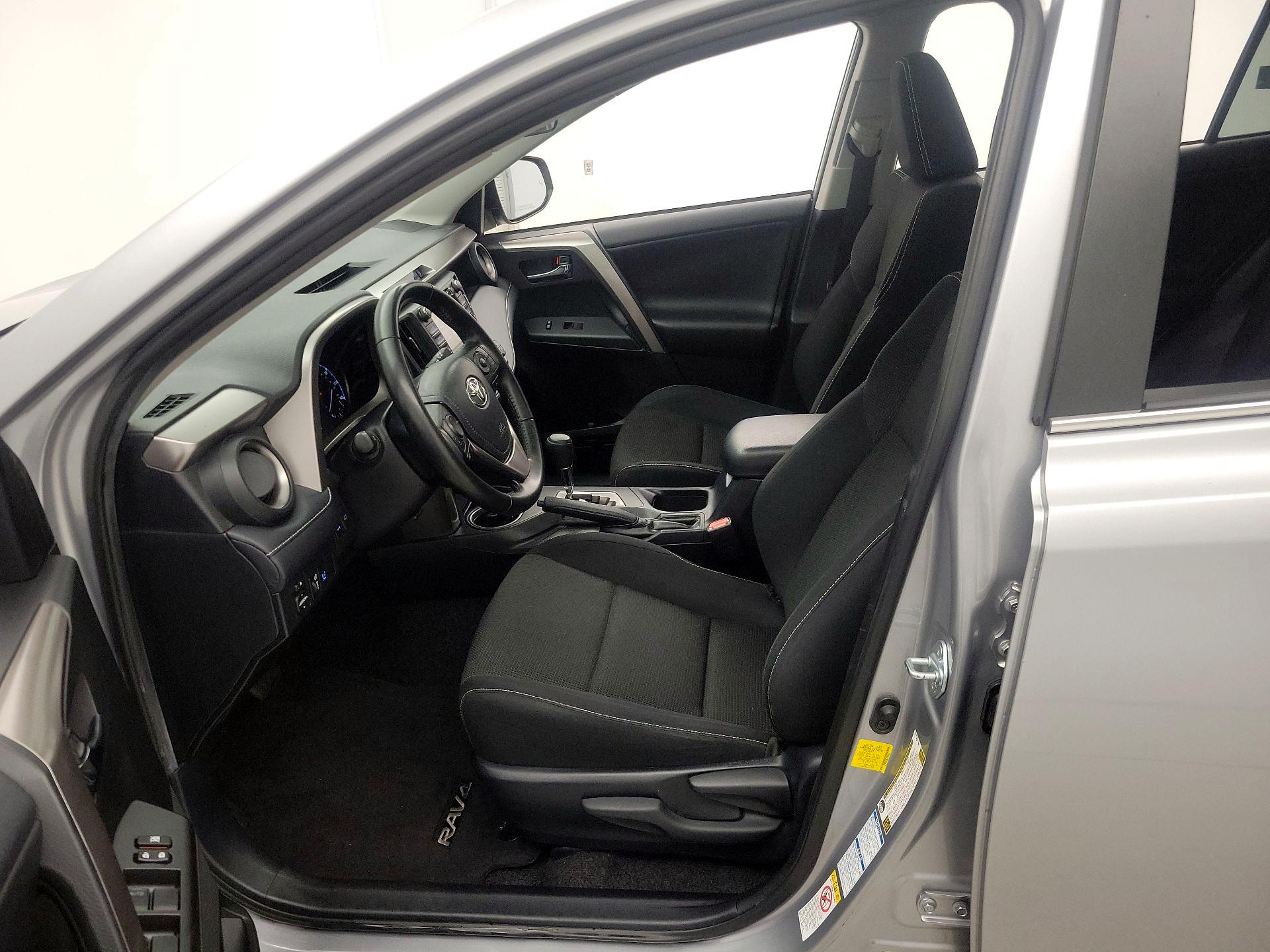 Thumbnail: 2018 Toyota RAV4 - 11