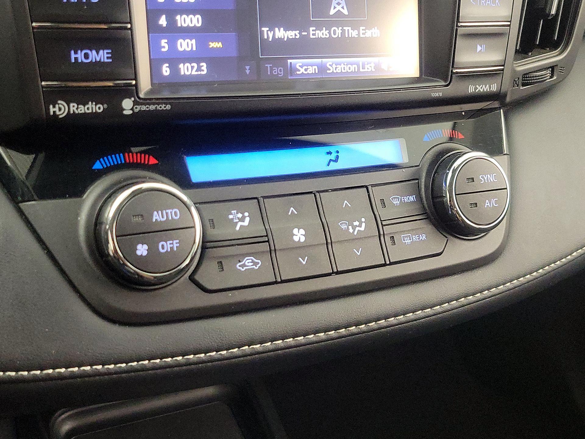 Thumbnail: 2018 Toyota RAV4 - 16