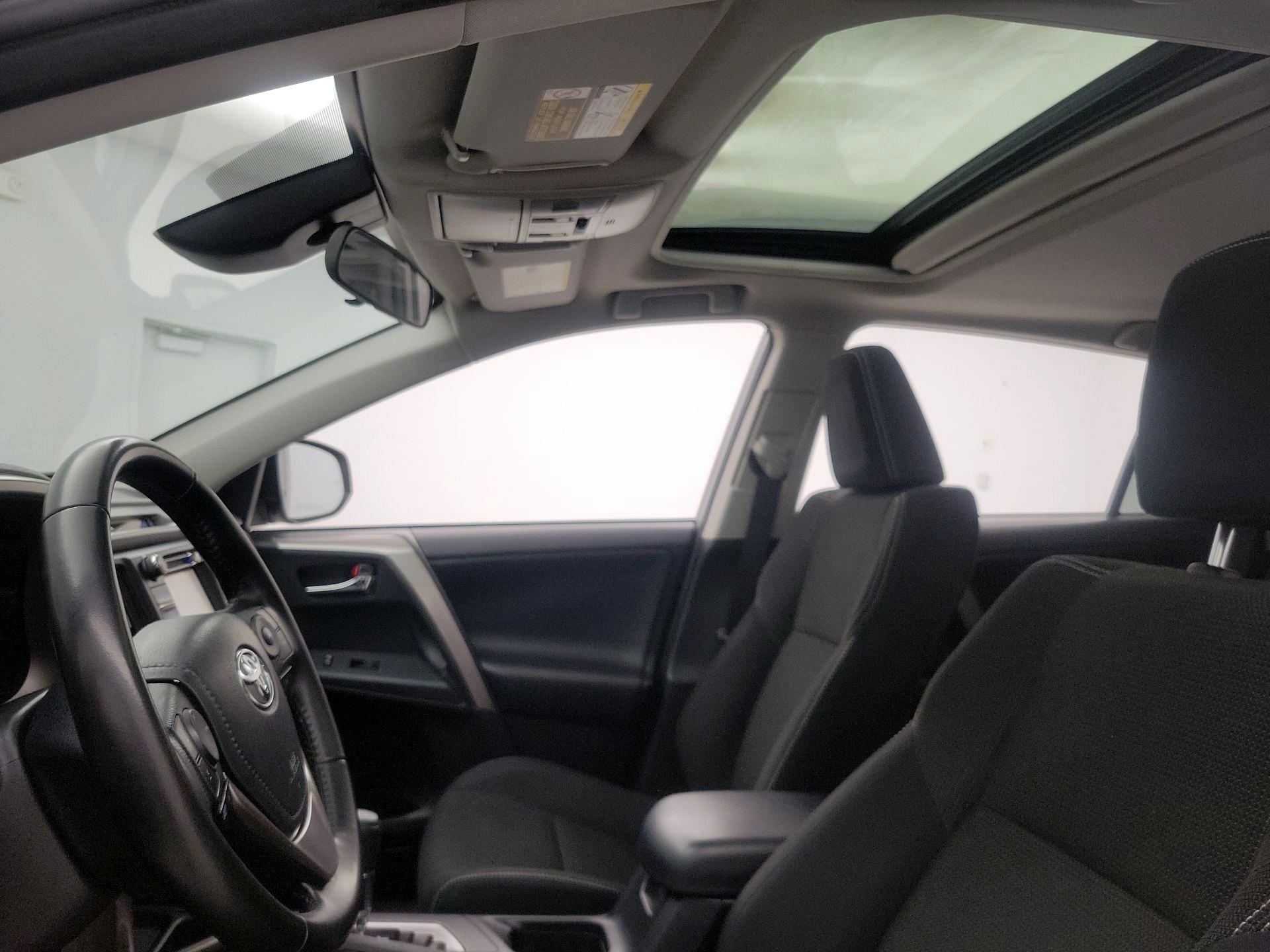 Thumbnail: 2018 Toyota RAV4 - 19