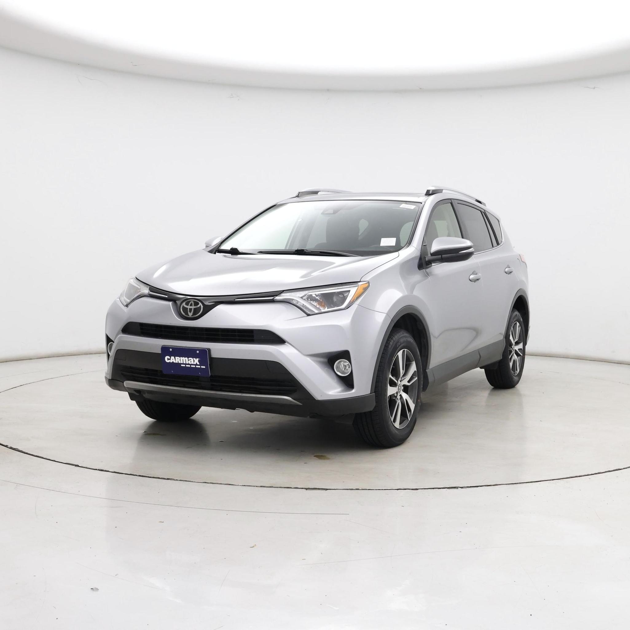 Thumbnail: 2018 Toyota RAV4 - 4