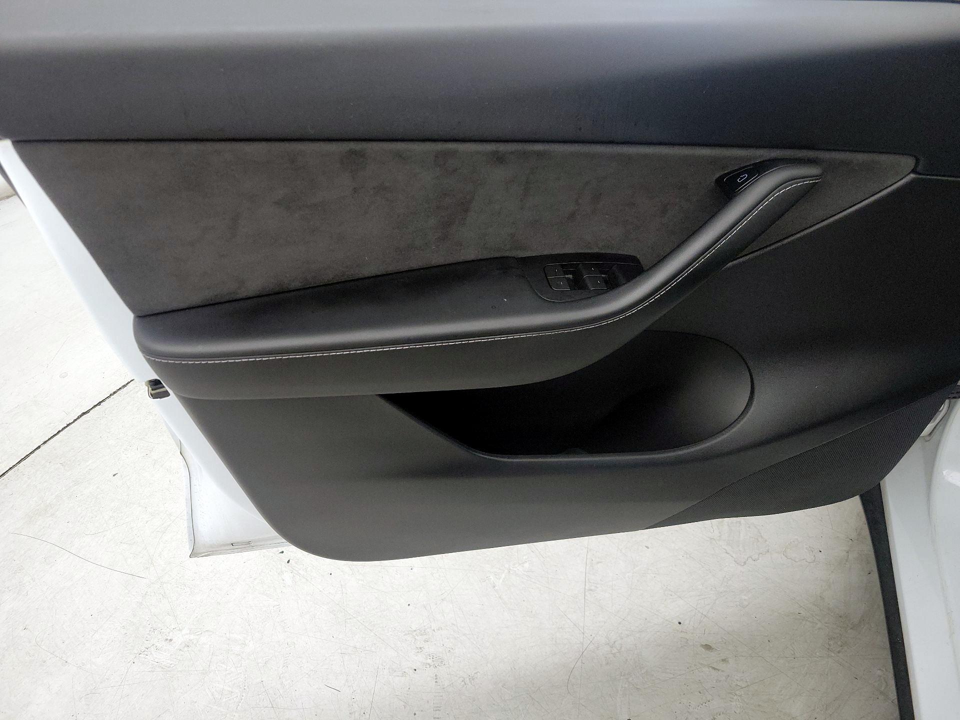 Thumbnail: 2022 Tesla Model Y - 12